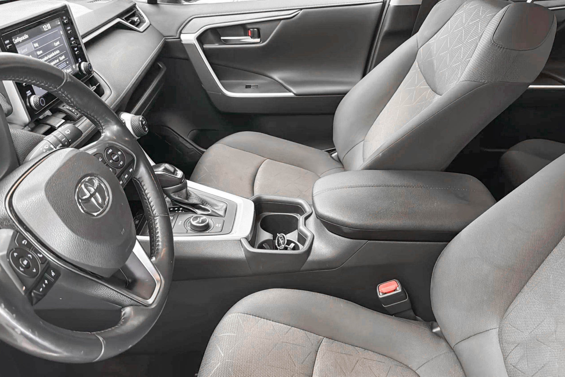 Toyota RAV4 2.5l 220H Advance 4WD - foto 38