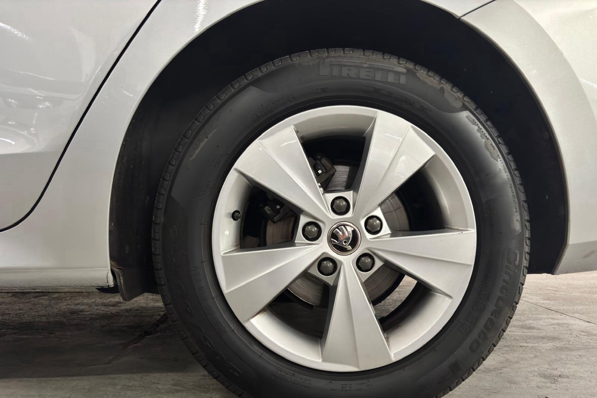 Škoda Octavia 2.0 TDI Ambition - foto 8