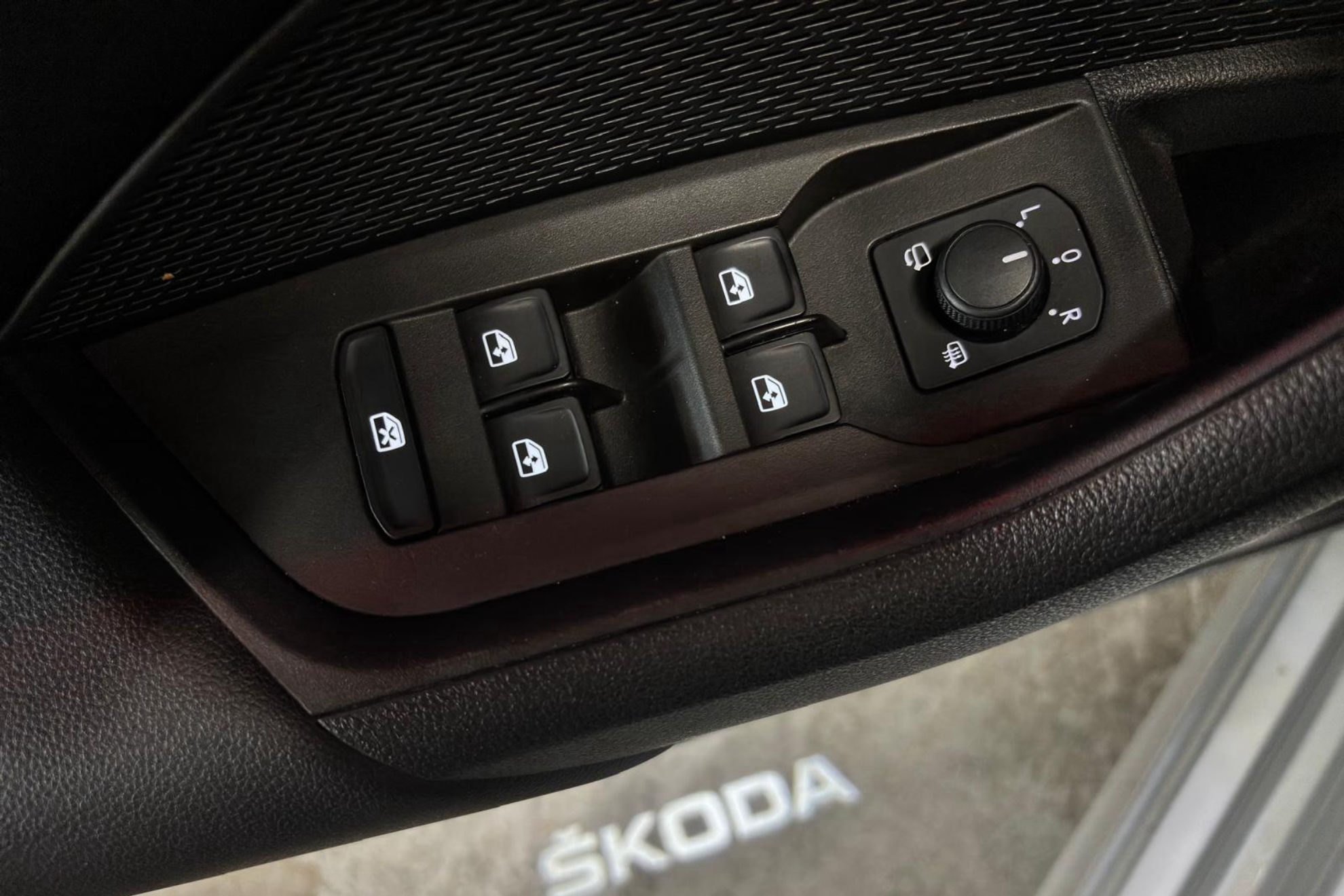 Škoda Octavia 2.0 TDI Ambition - foto 14