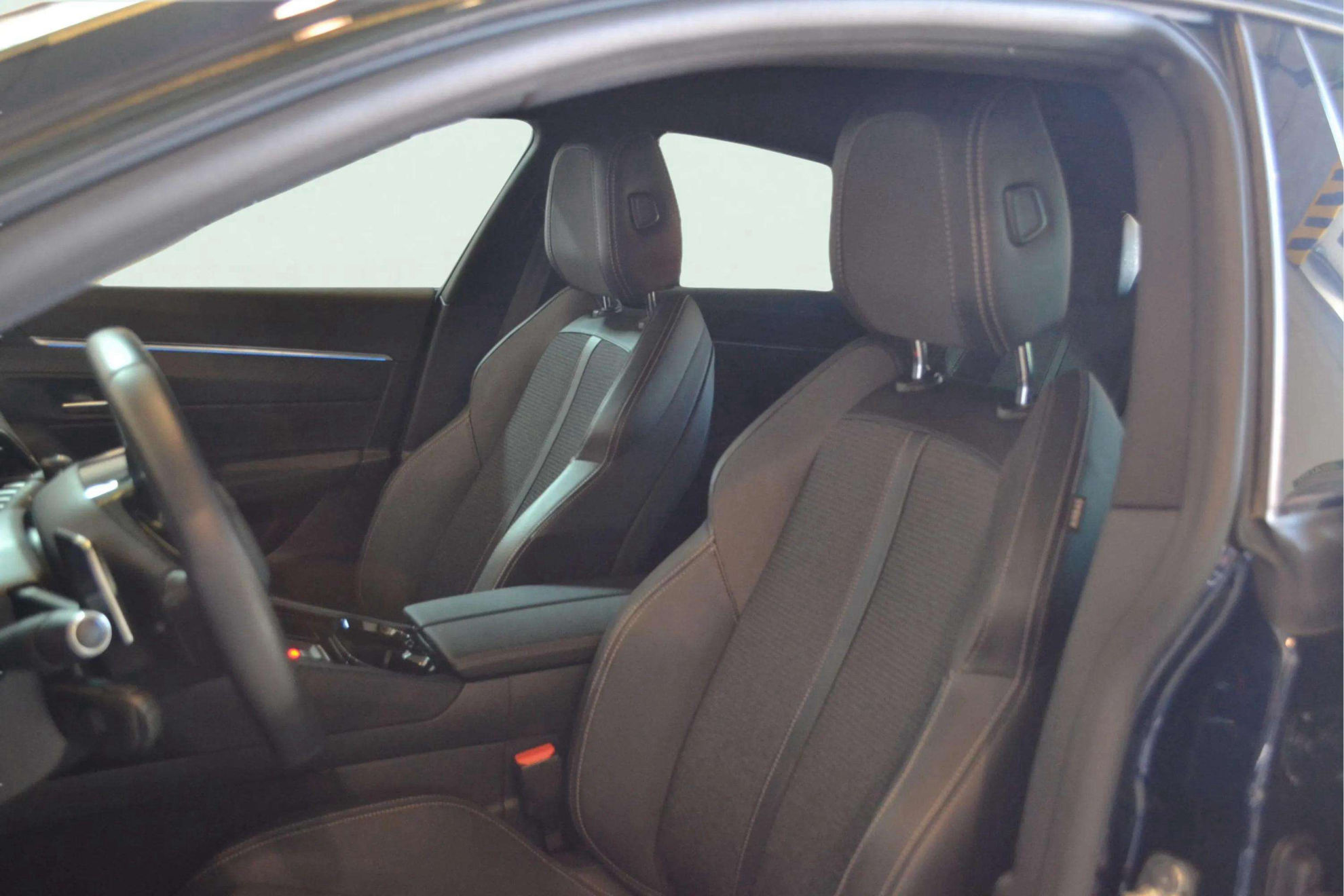 Peugeot 508 Allure PureTech 130 EAT8 - foto 13