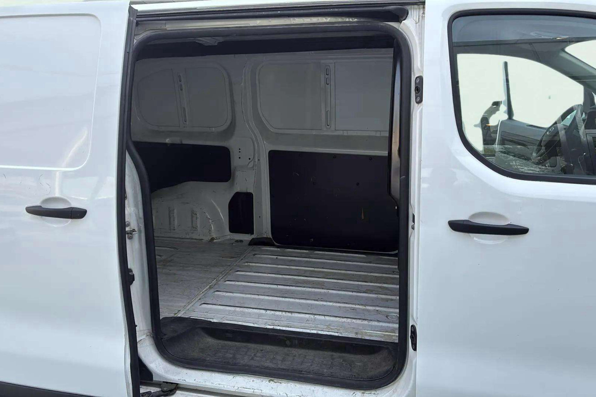 Toyota Proace 1.5D GX 1 plazas 2PT L1 - foto 10
