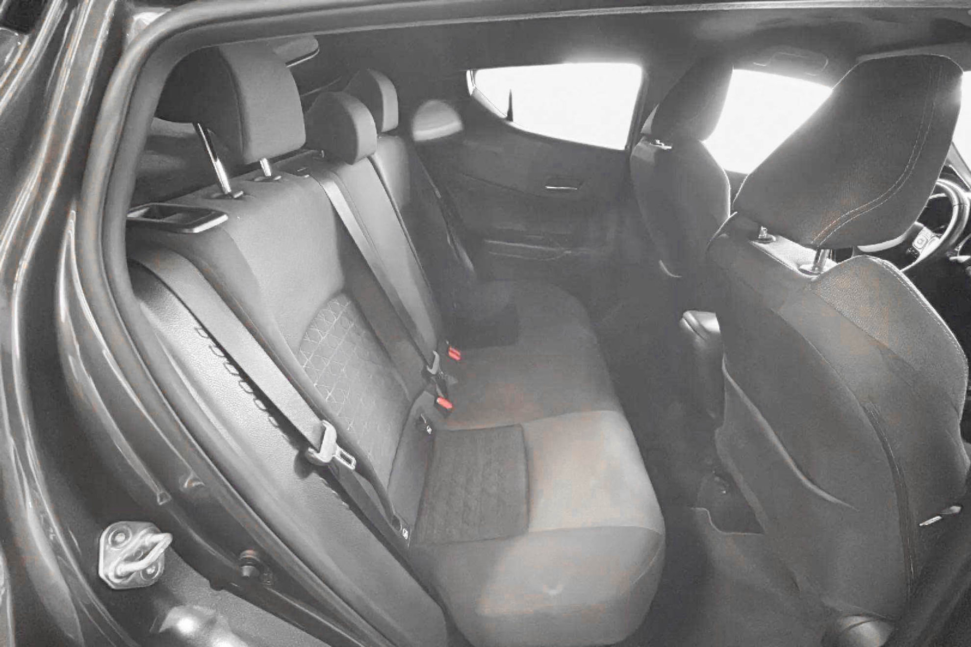 Toyota C-HR 1.8 125H Advance - foto 17