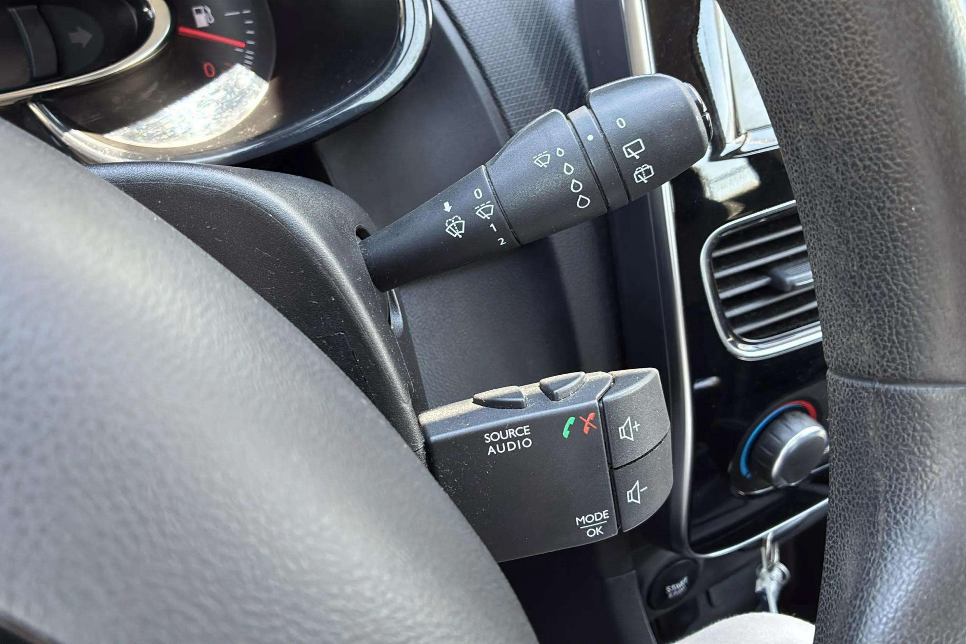 Renault Clio Limited TCe GLP -18 - foto 20