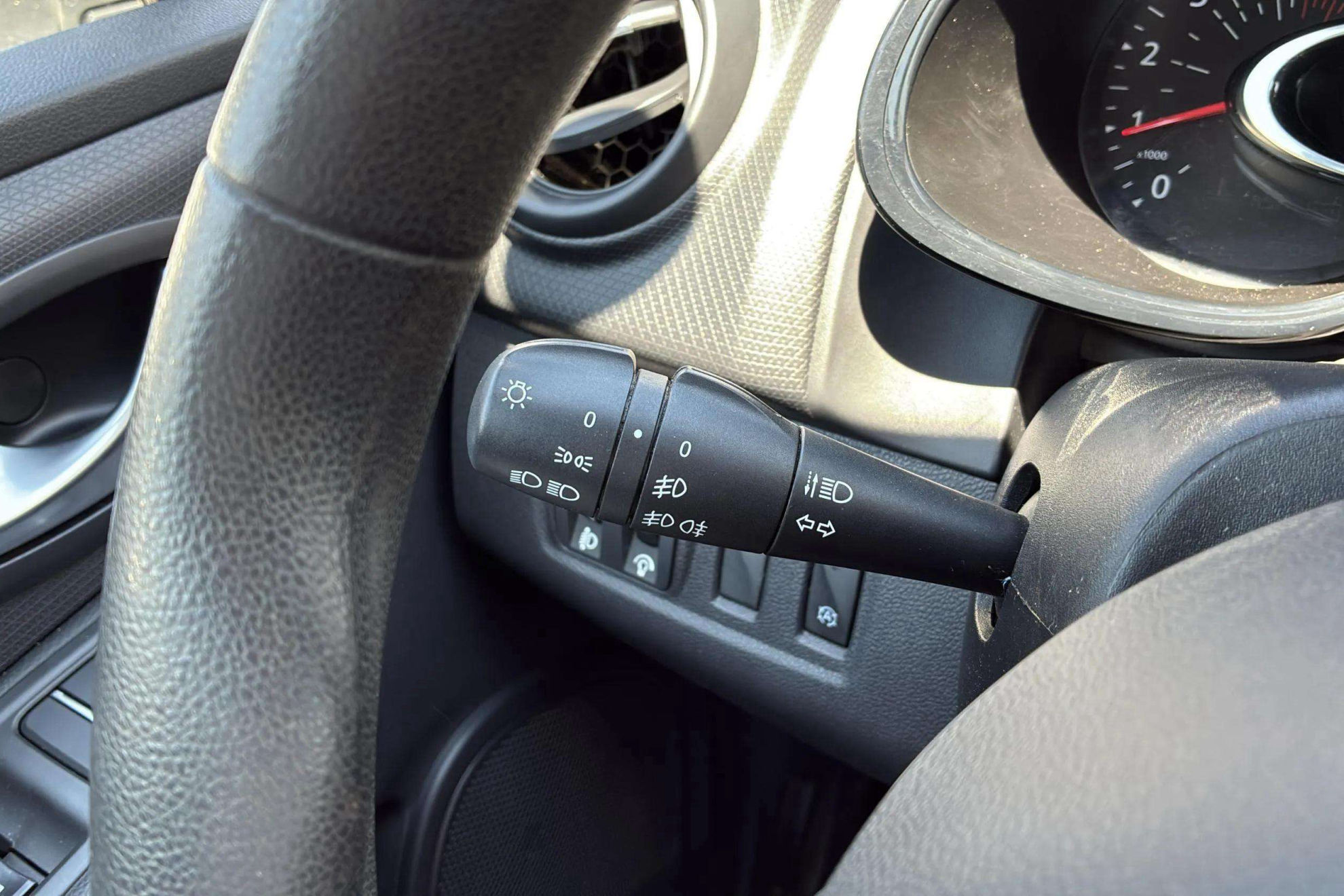 Renault Clio Limited TCe GLP -18 - foto 21