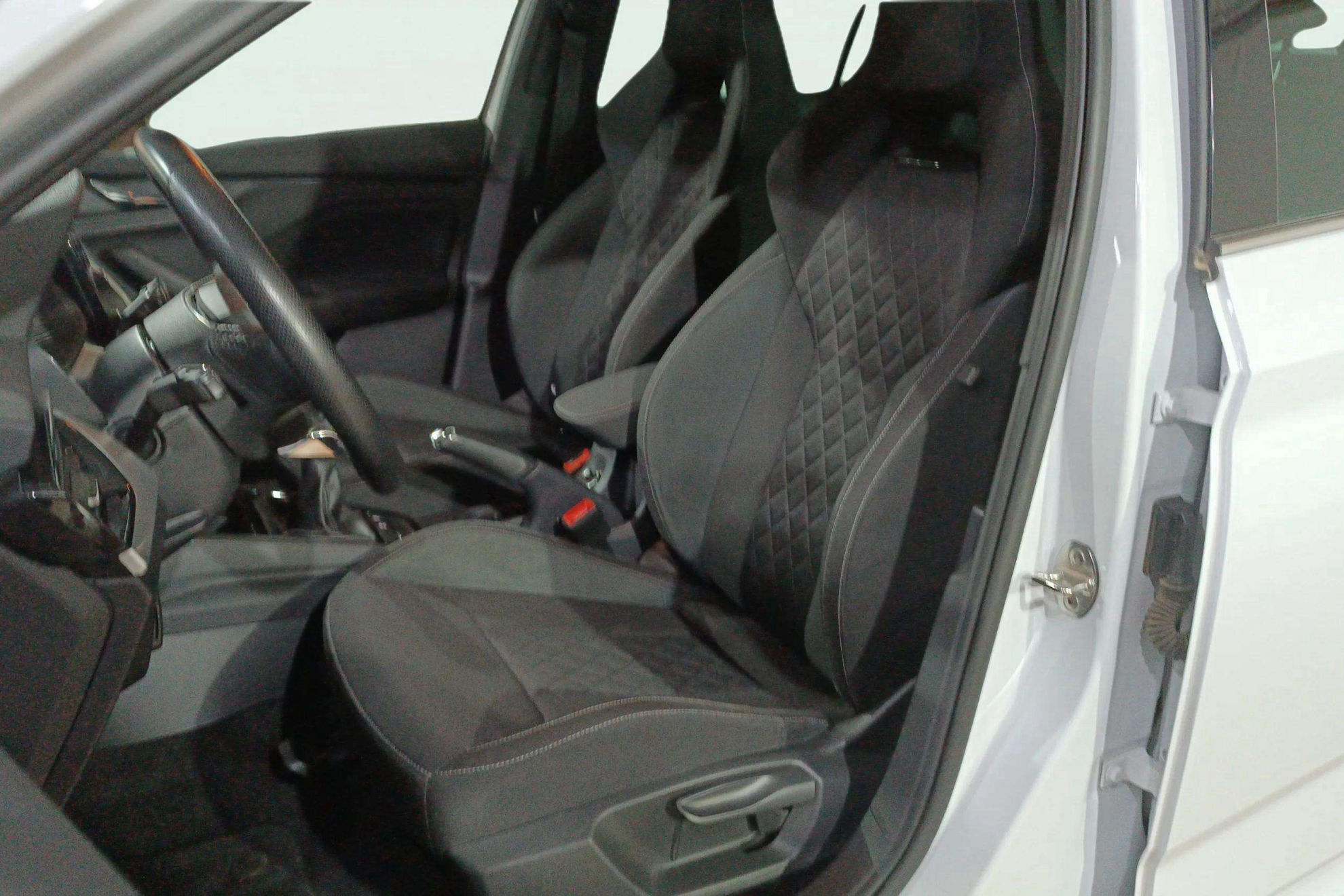 Škoda Kamiq 1.0 TSI Style - foto 14