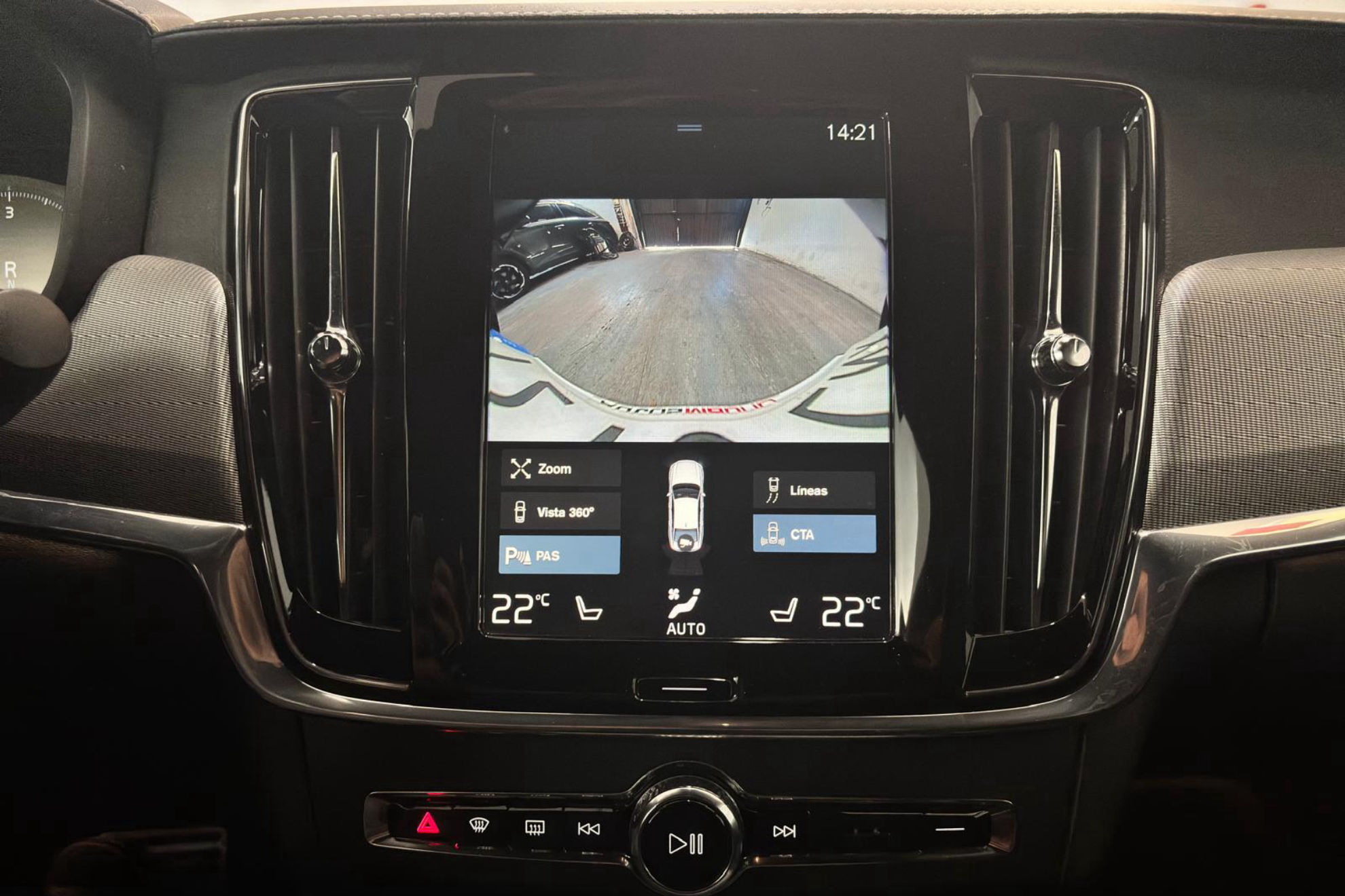 Volvo S90 2.0 B5 D AWD R-Design - foto 29