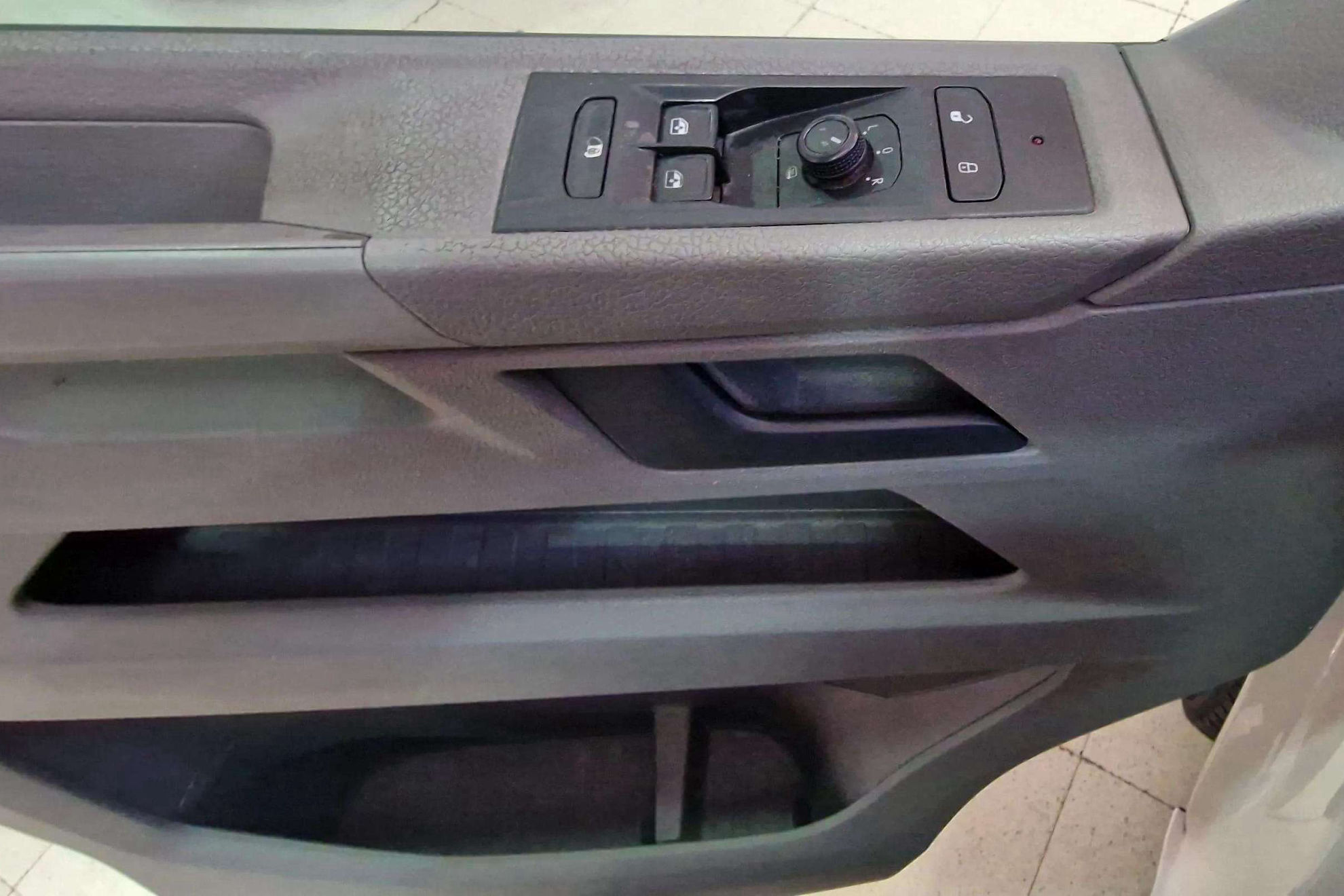 Volkswagen Transporter Furgón Corto TN 2.0 TDI - foto 11