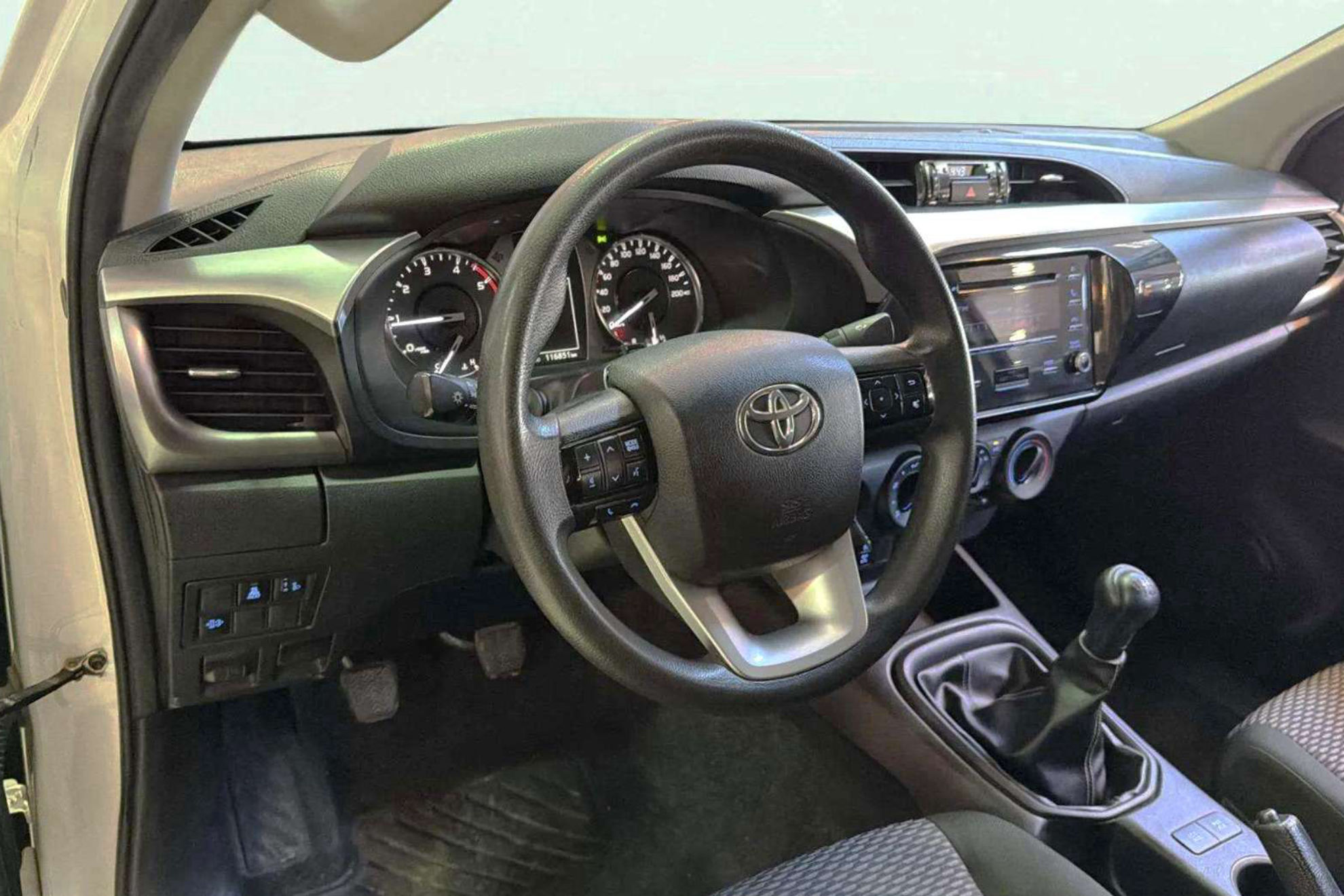 Toyota Hilux 2.4 D-4D Cabina Doble GX - foto 11