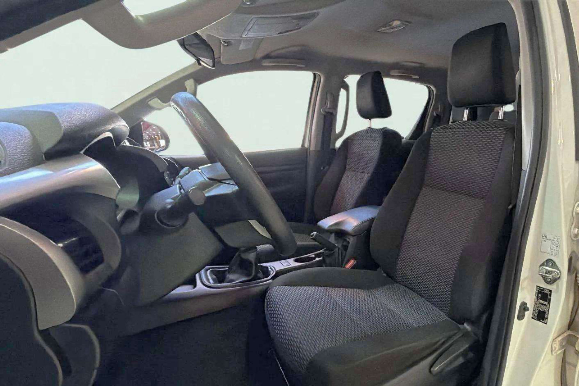 Toyota Hilux 2.4 D-4D Cabina Doble GX - foto 12