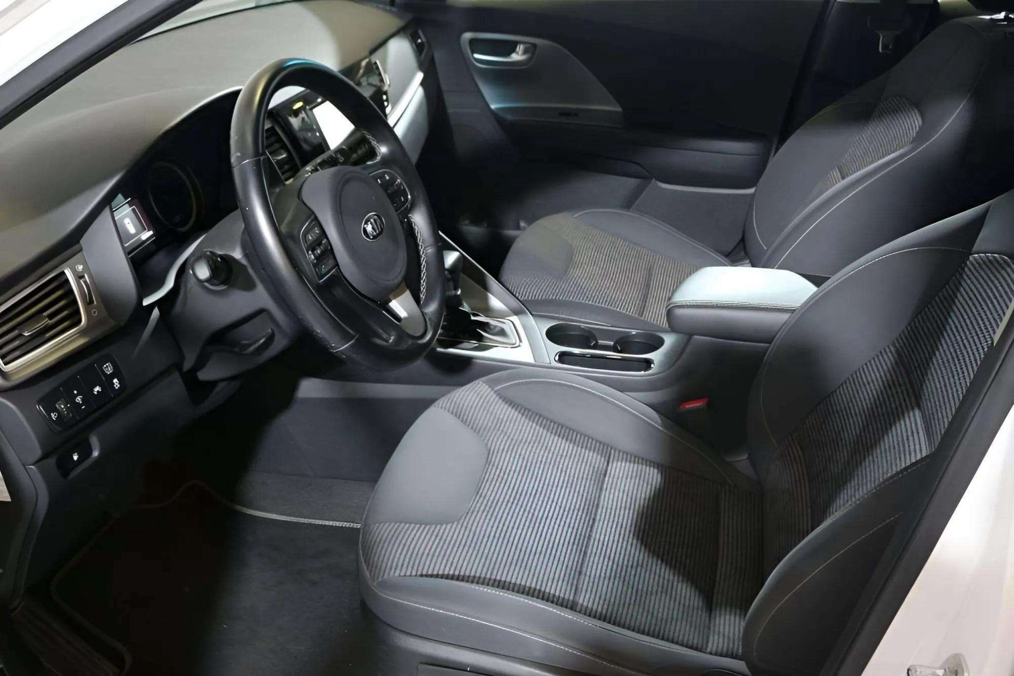 Kia Niro 1.6 GDi HEV Drive - foto 9