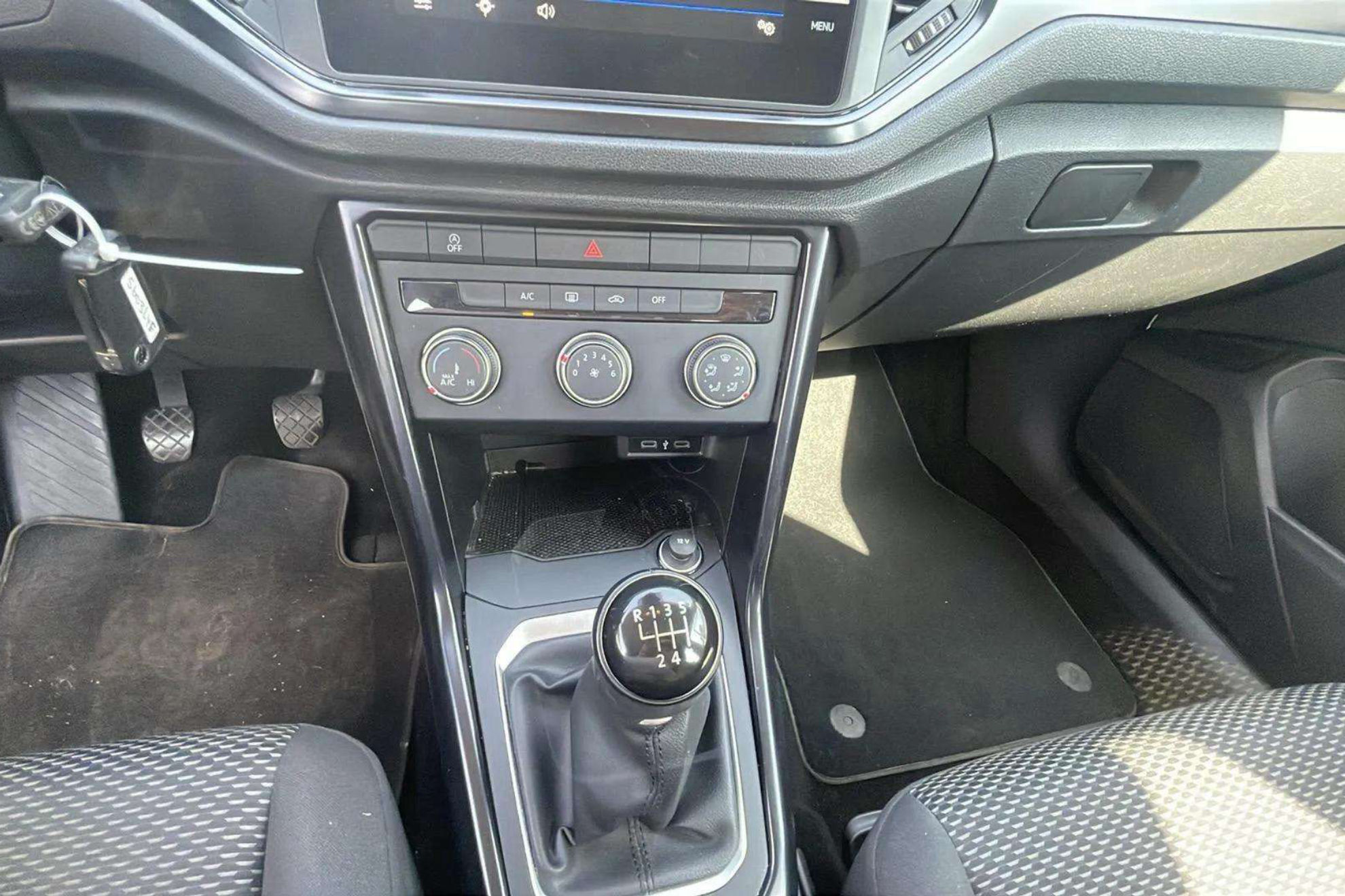Volkswagen T-Roc Advance 2.0 TDI - foto 23