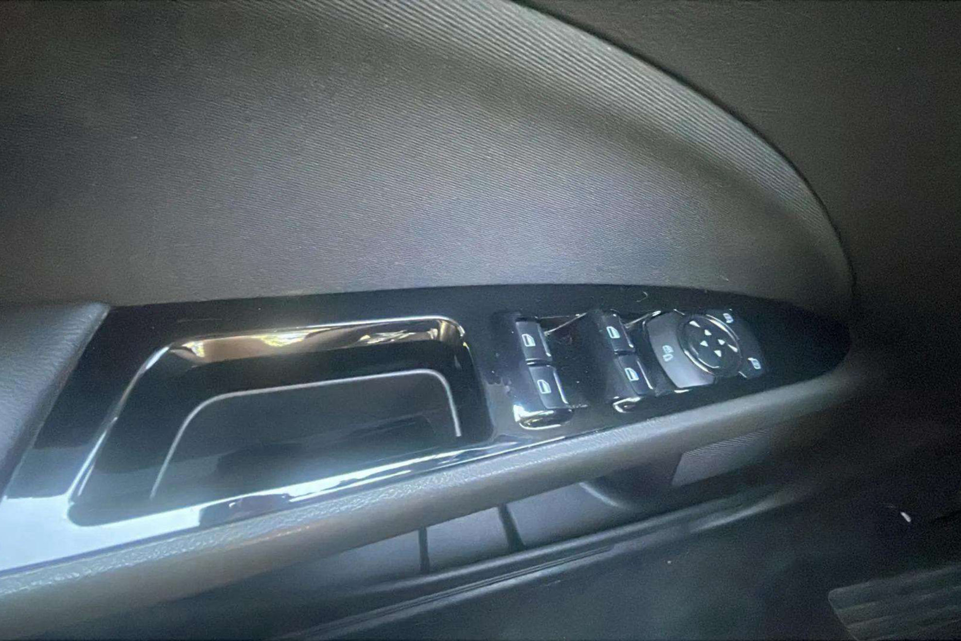 Ford Mondeo 2.0 Híbrido Trend HEV - foto 16