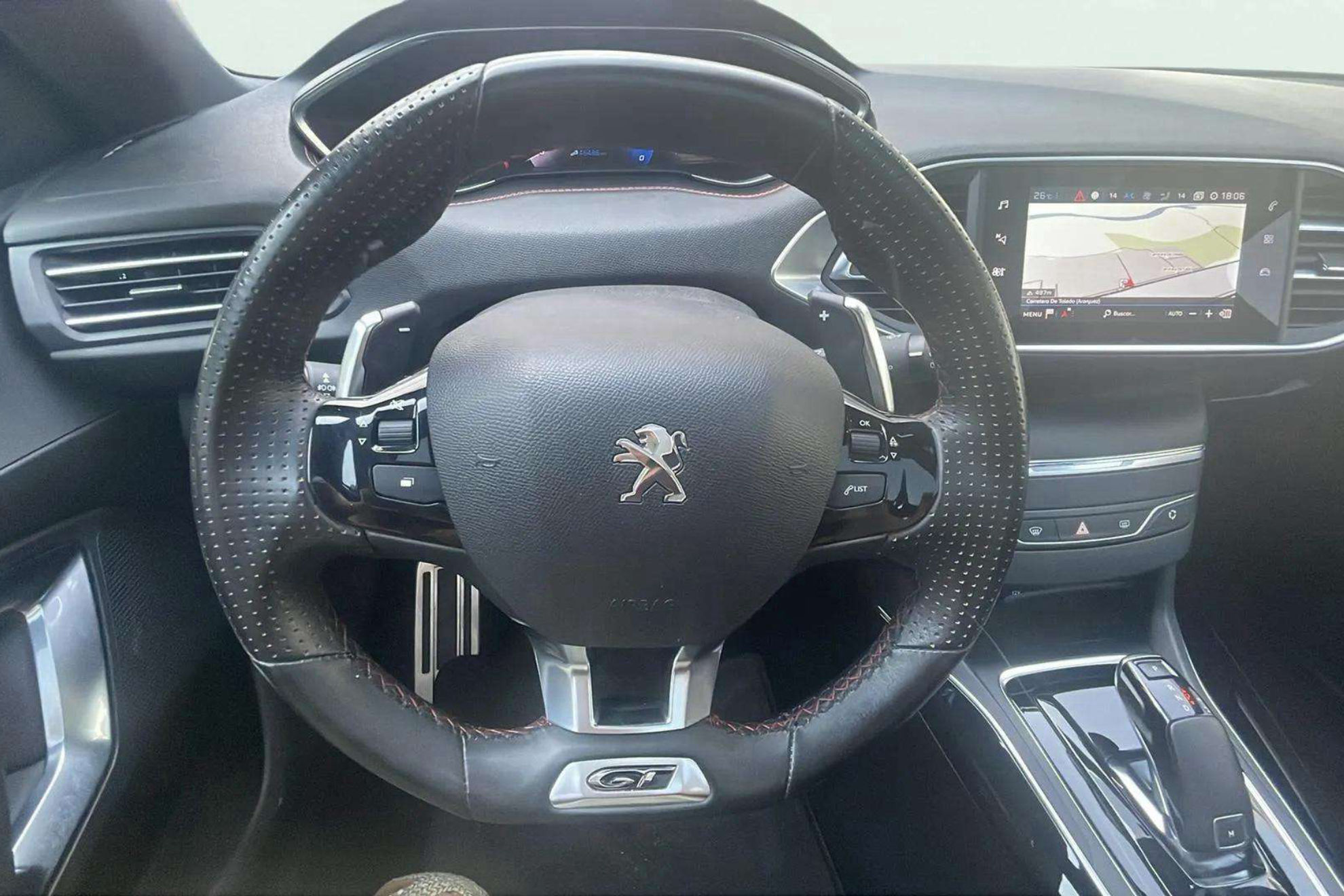 Peugeot 308 SW GT PureTech 130 EAT8 - foto 15
