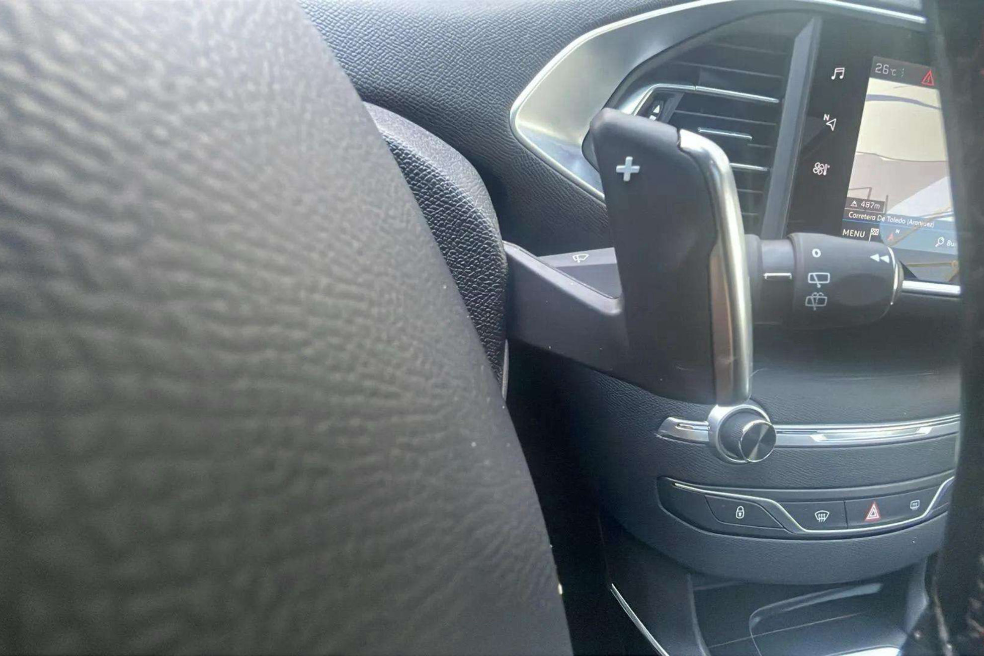 Peugeot 308 SW GT PureTech 130 EAT8 - foto 18
