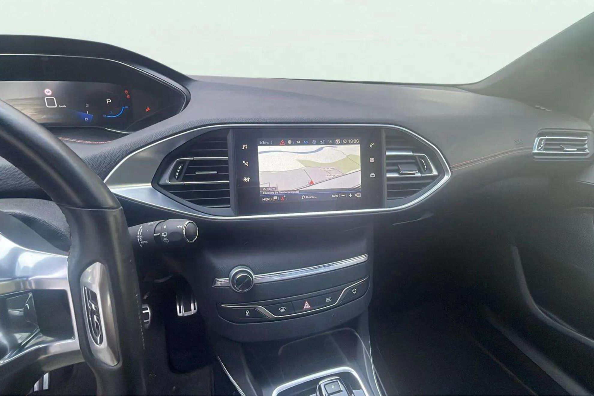 Peugeot 308 SW GT PureTech 130 EAT8 - foto 21