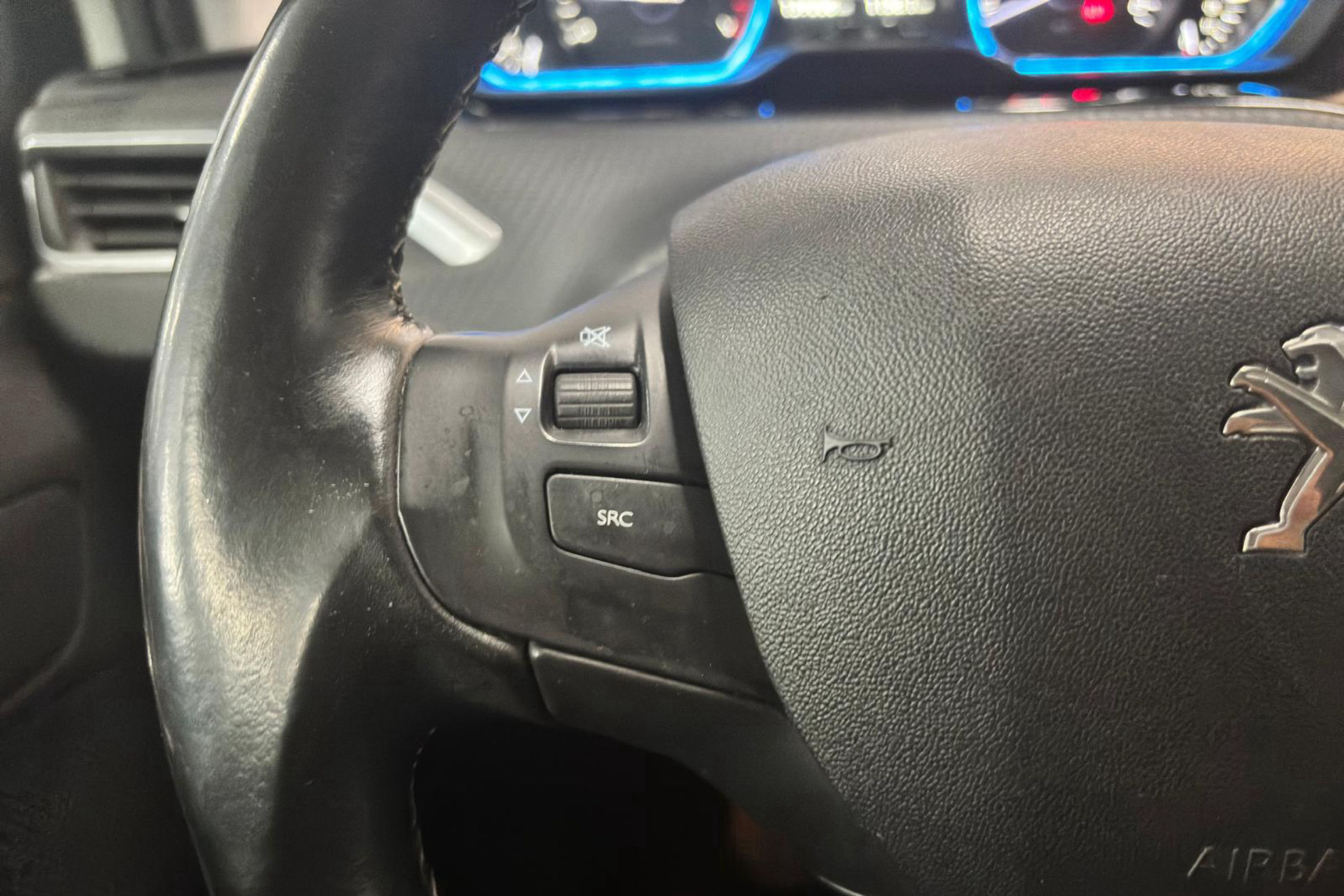 Peugeot 2008 Allure 1.2 PureTech - foto 17