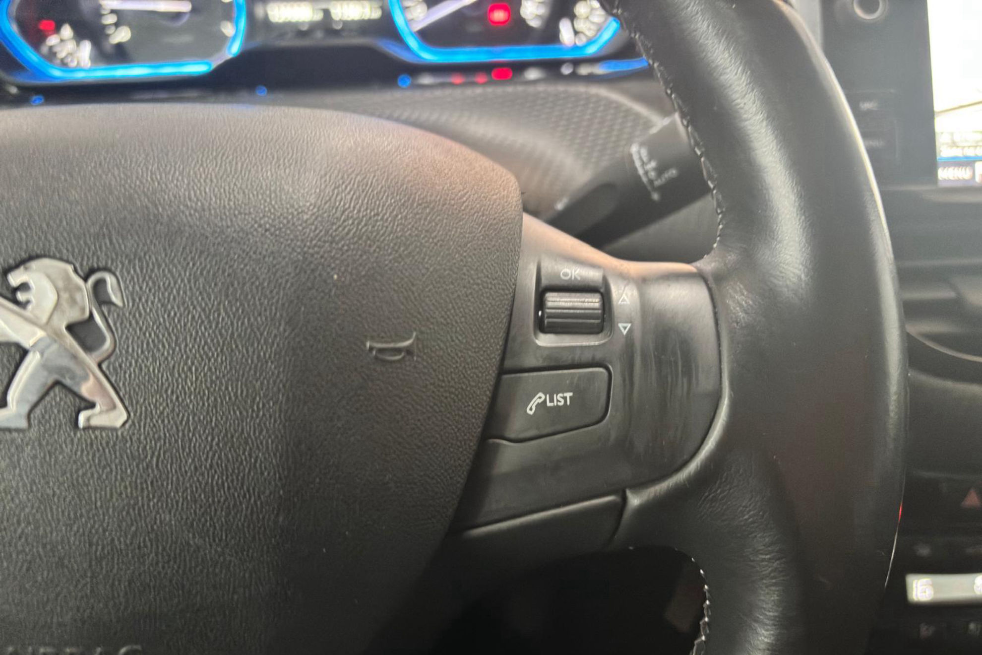 Peugeot 2008 Allure 1.2 PureTech - foto 18