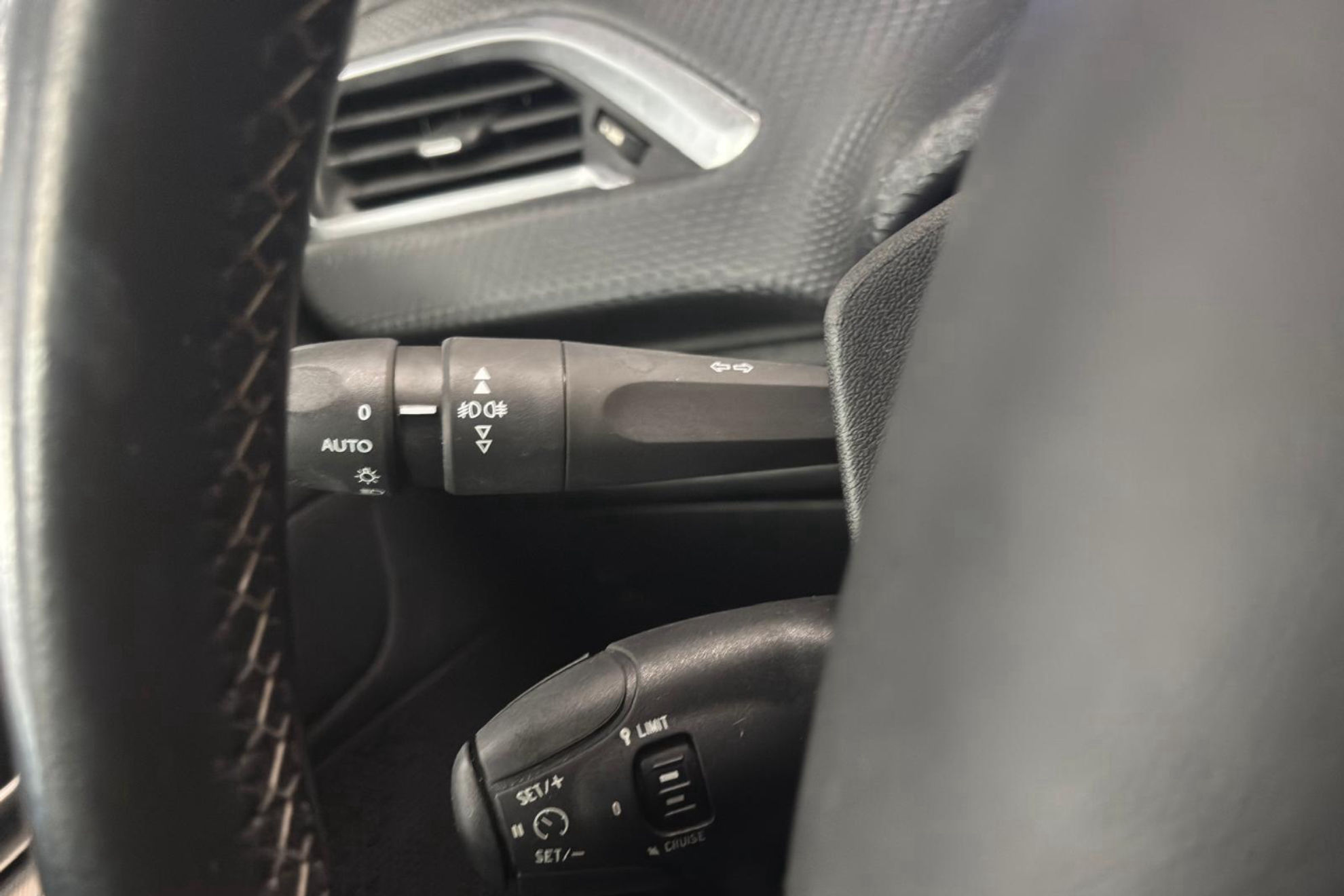 Peugeot 2008 Allure 1.2 PureTech - foto 19