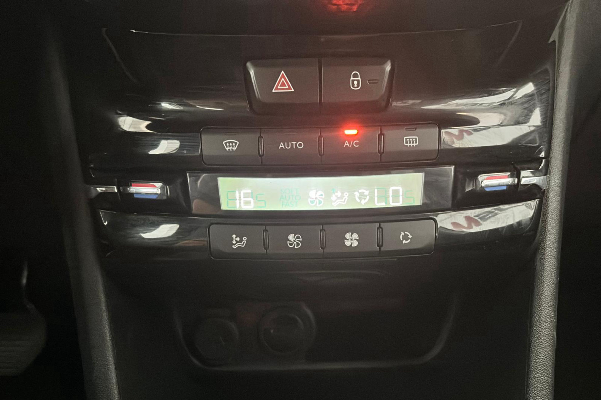 Peugeot 2008 Allure 1.2 PureTech - foto 25