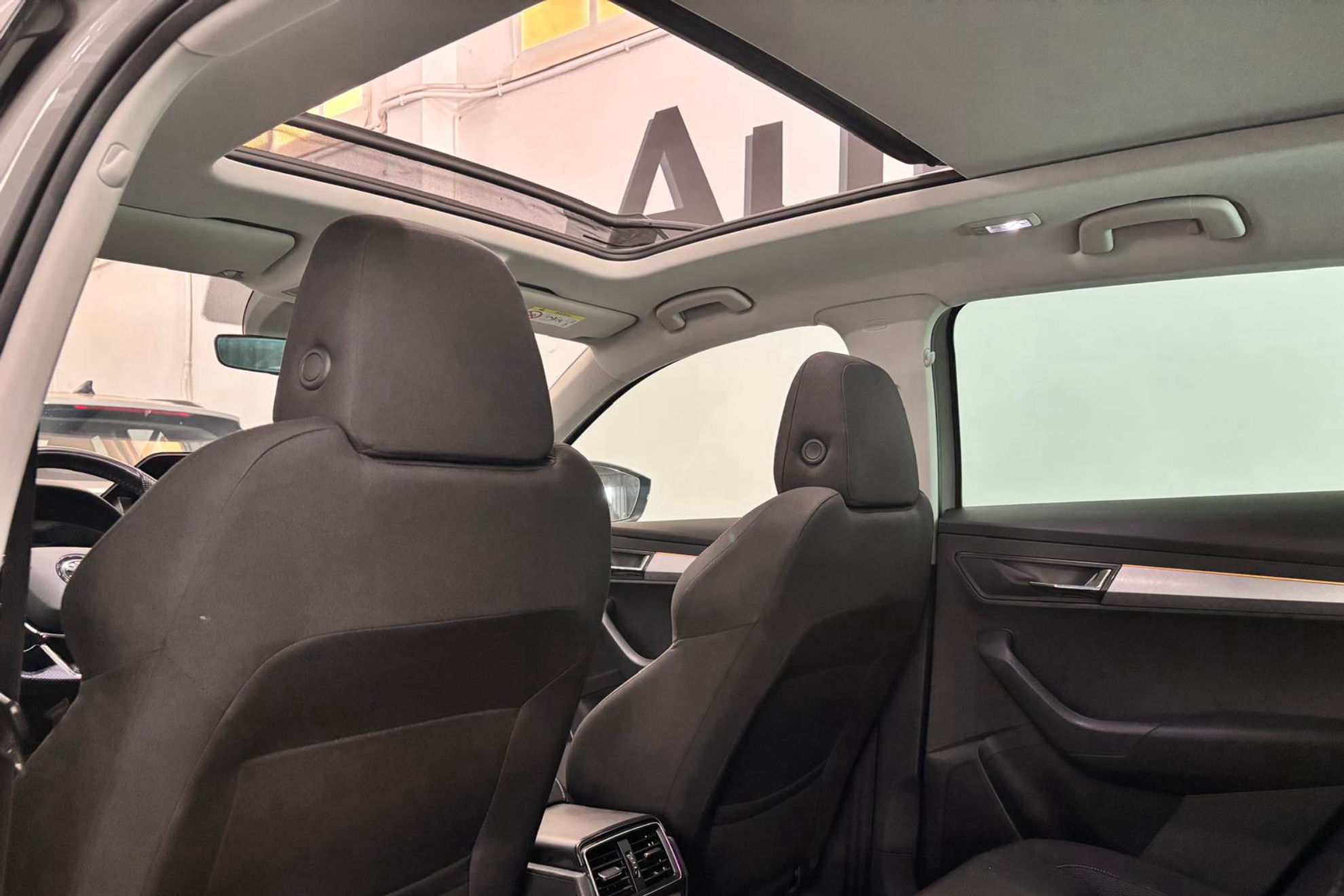 Škoda Karoq 1.5 TSI DSG ACT Selection - foto 12