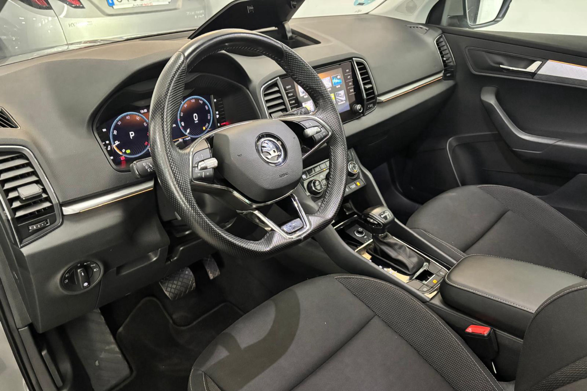 Škoda Karoq 1.5 TSI DSG ACT Selection - foto 18