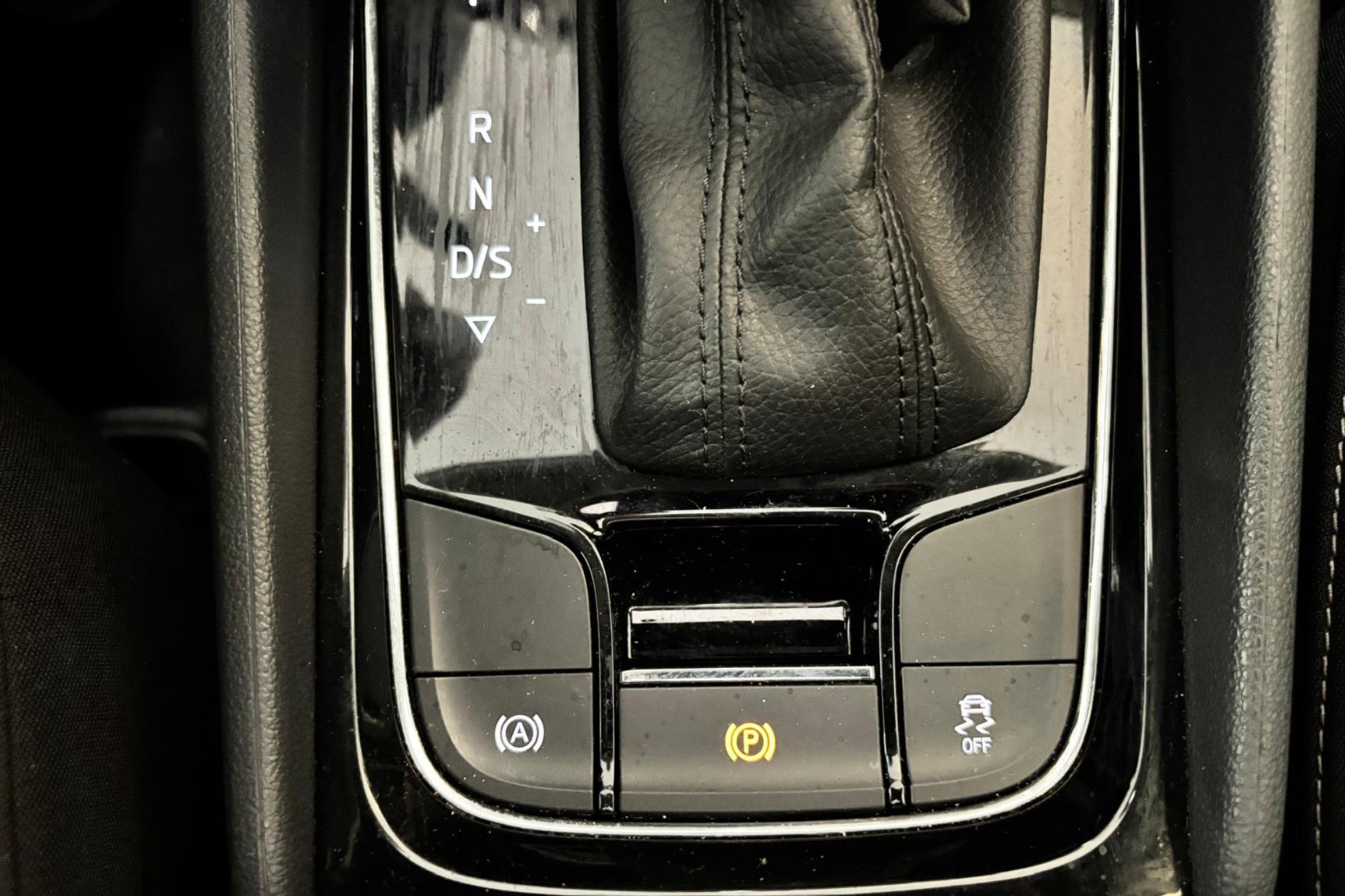 Škoda Karoq 1.5 TSI DSG ACT Selection - foto 31