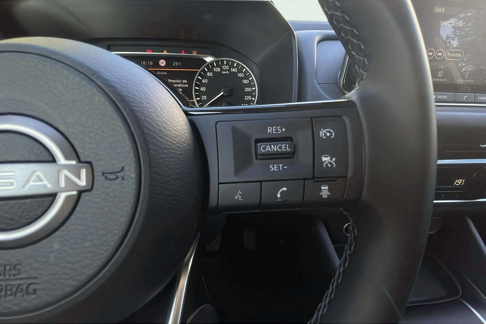 Nissan Qashqai DIG-T mHEV 4x2 Tekna - foto 15