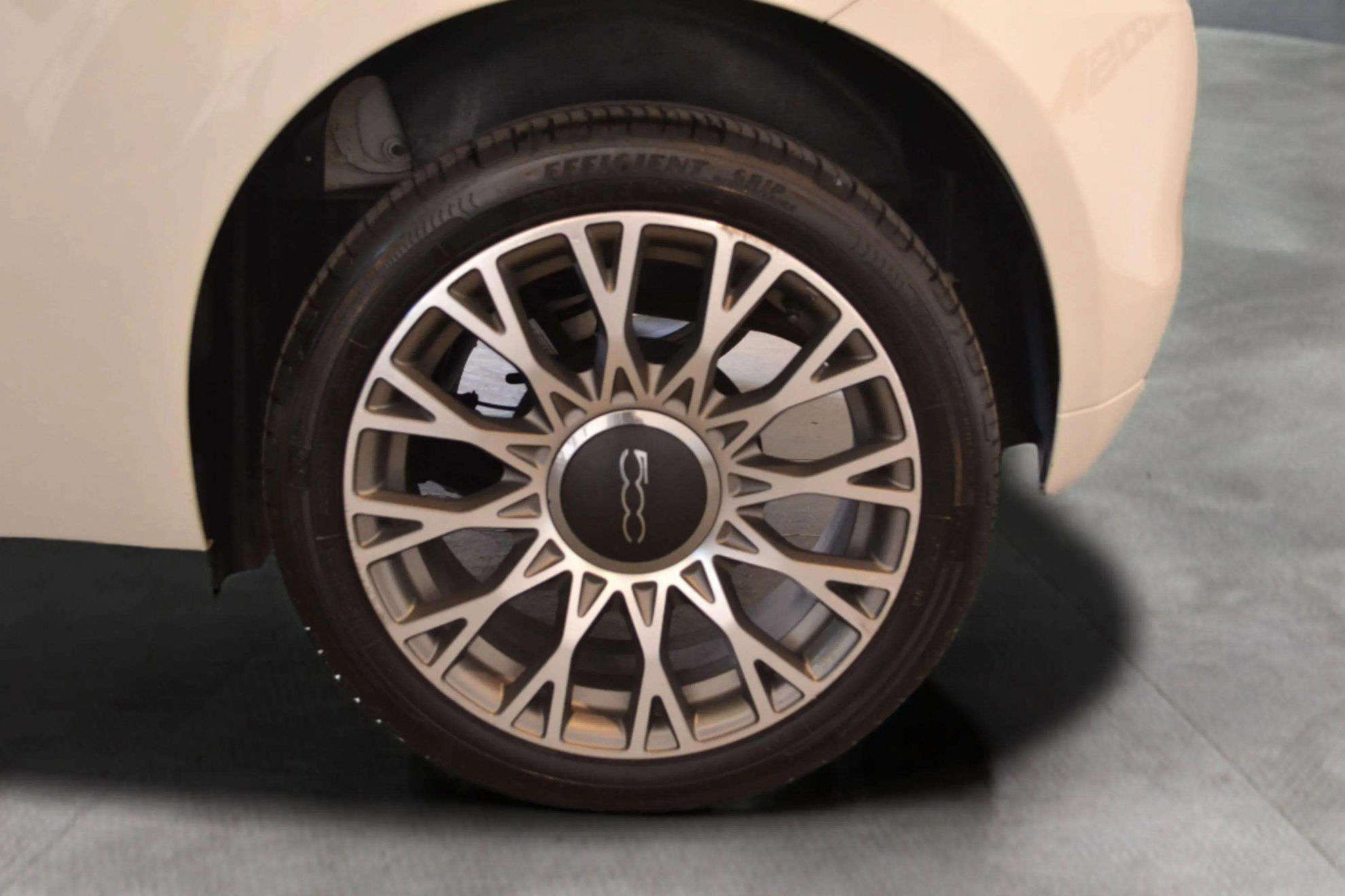 Fiat 500 Dolcevita 1.0 Hybrid - foto 29