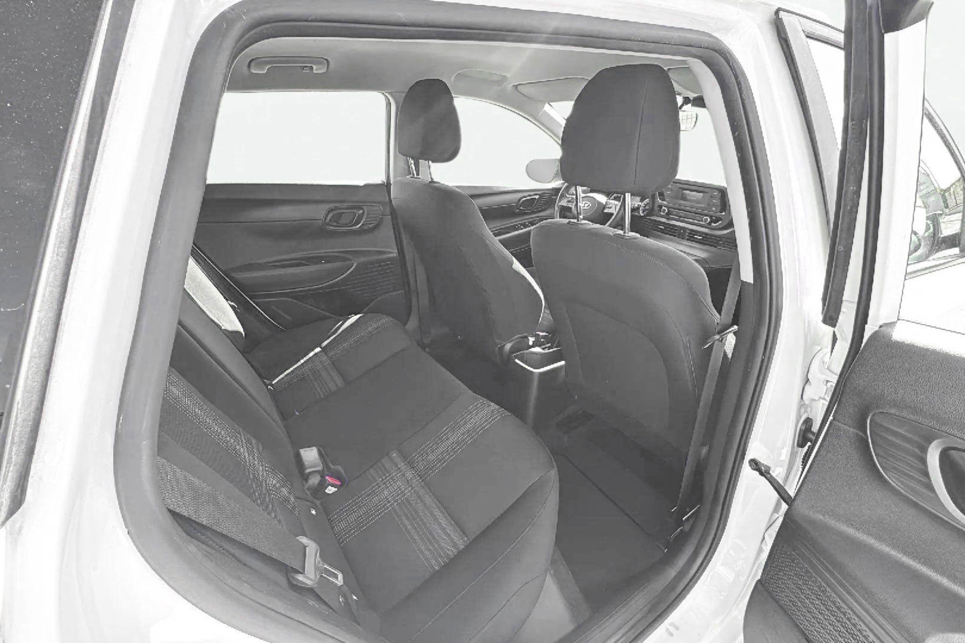 Hyundai i20 1.0 T-GDi 48V Essence - foto 9