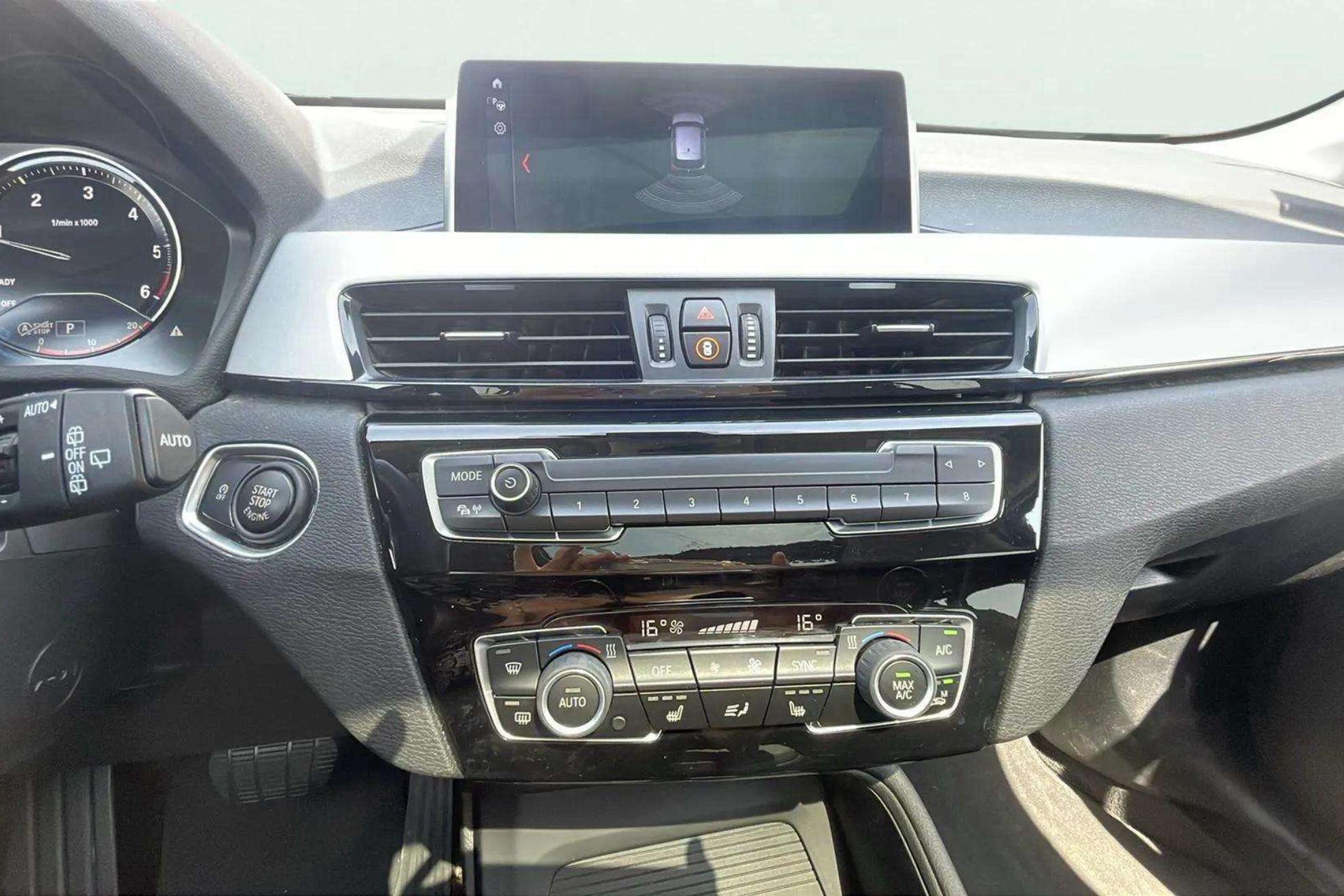 BMW X1 sDrive18dA Corporate - foto 17