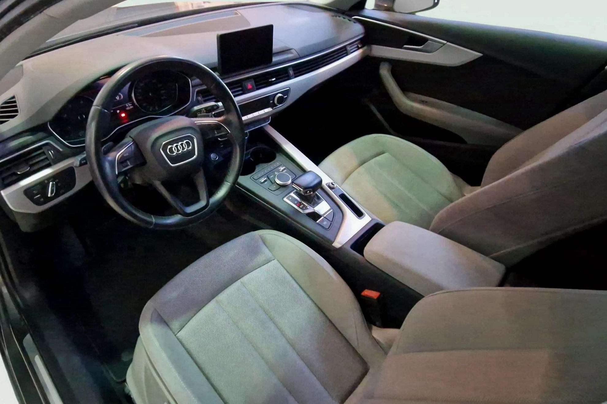Audi A4 Avant S line 40 TDI quattro S tron - foto 13