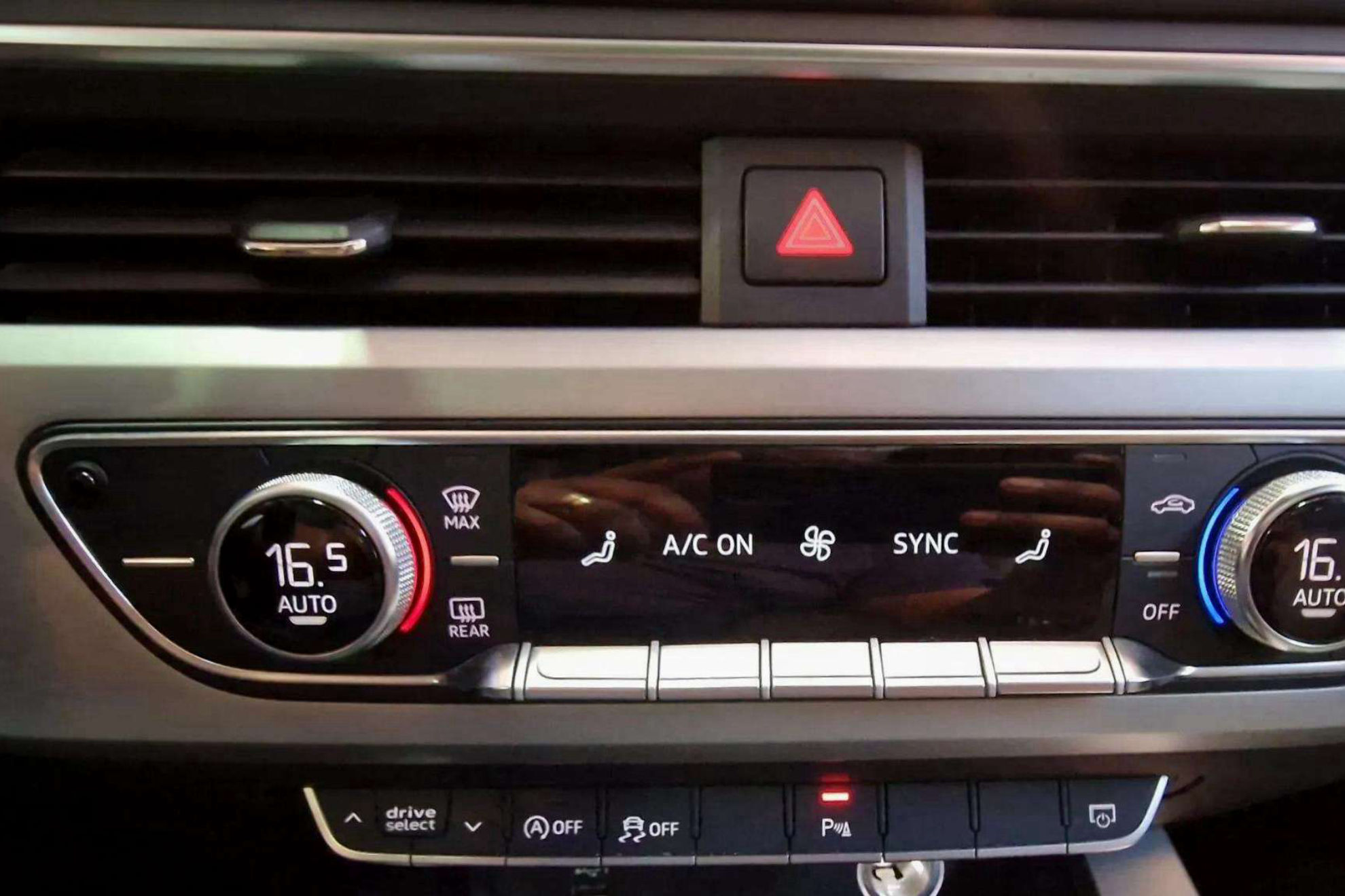 Audi A4 Avant S line 40 TDI quattro S tron - foto 29
