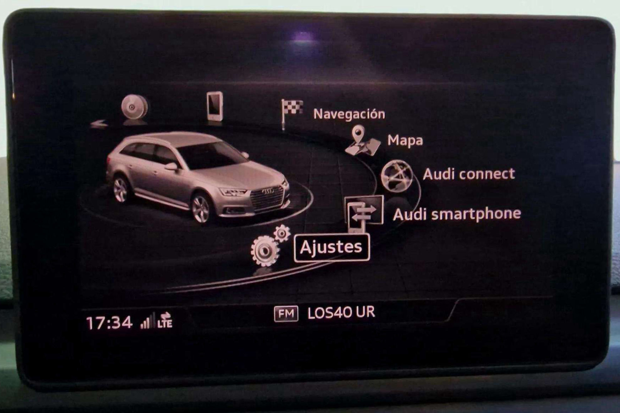 Audi A4 Avant S line 40 TDI quattro S tron - foto 27