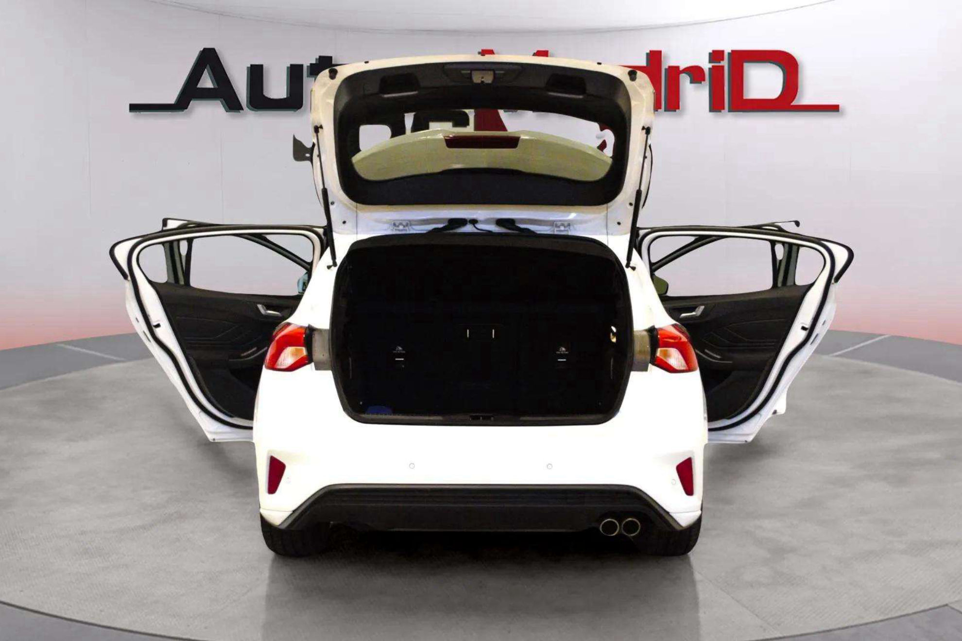 Ford Focus 1.0 EcoBoost ST-Line - foto 9