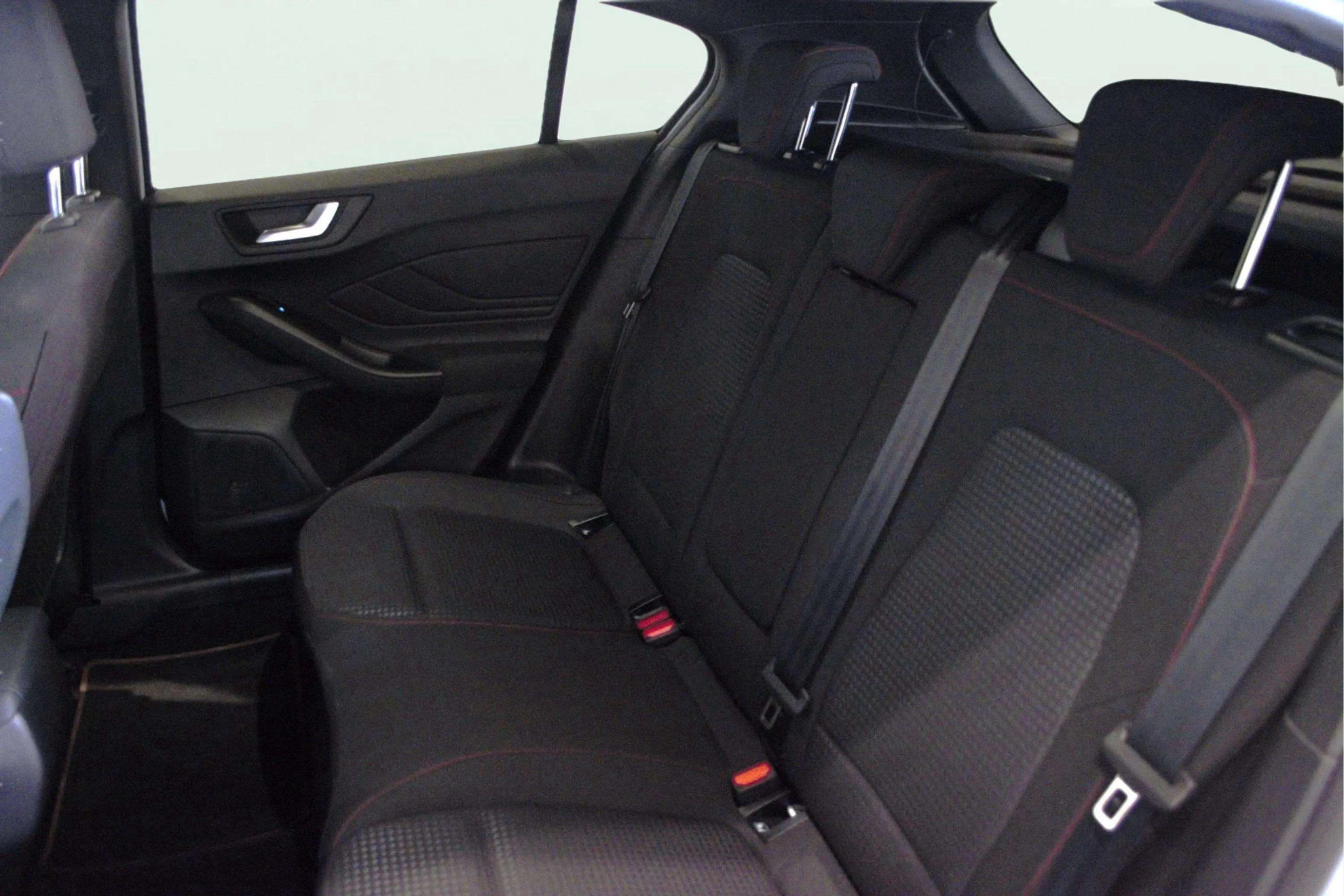 Ford Focus 1.0 EcoBoost ST-Line - foto 13