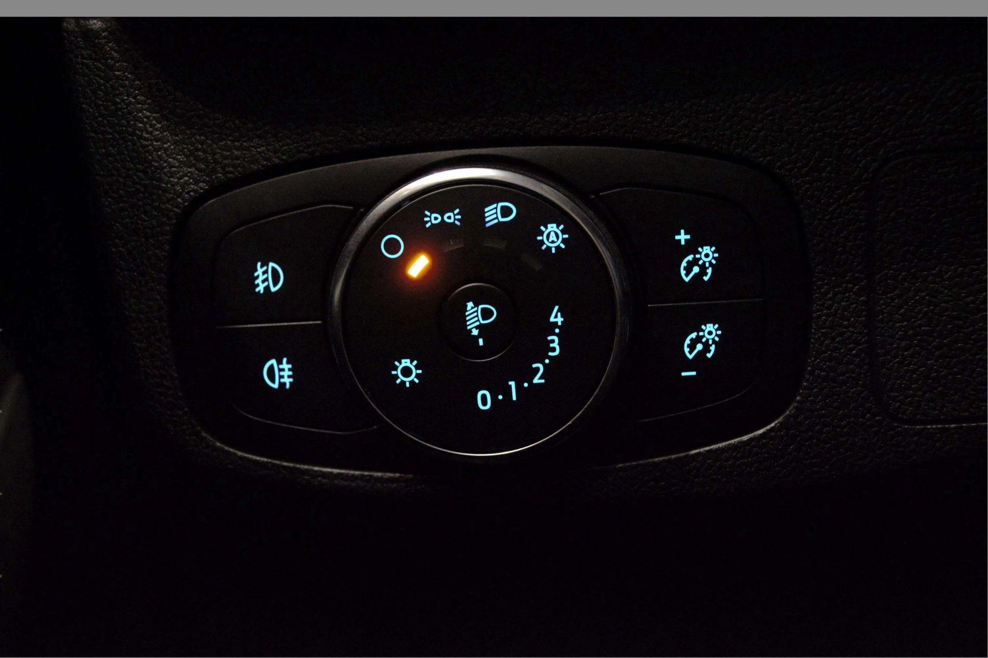 Ford Focus 1.0 EcoBoost ST-Line - foto 21