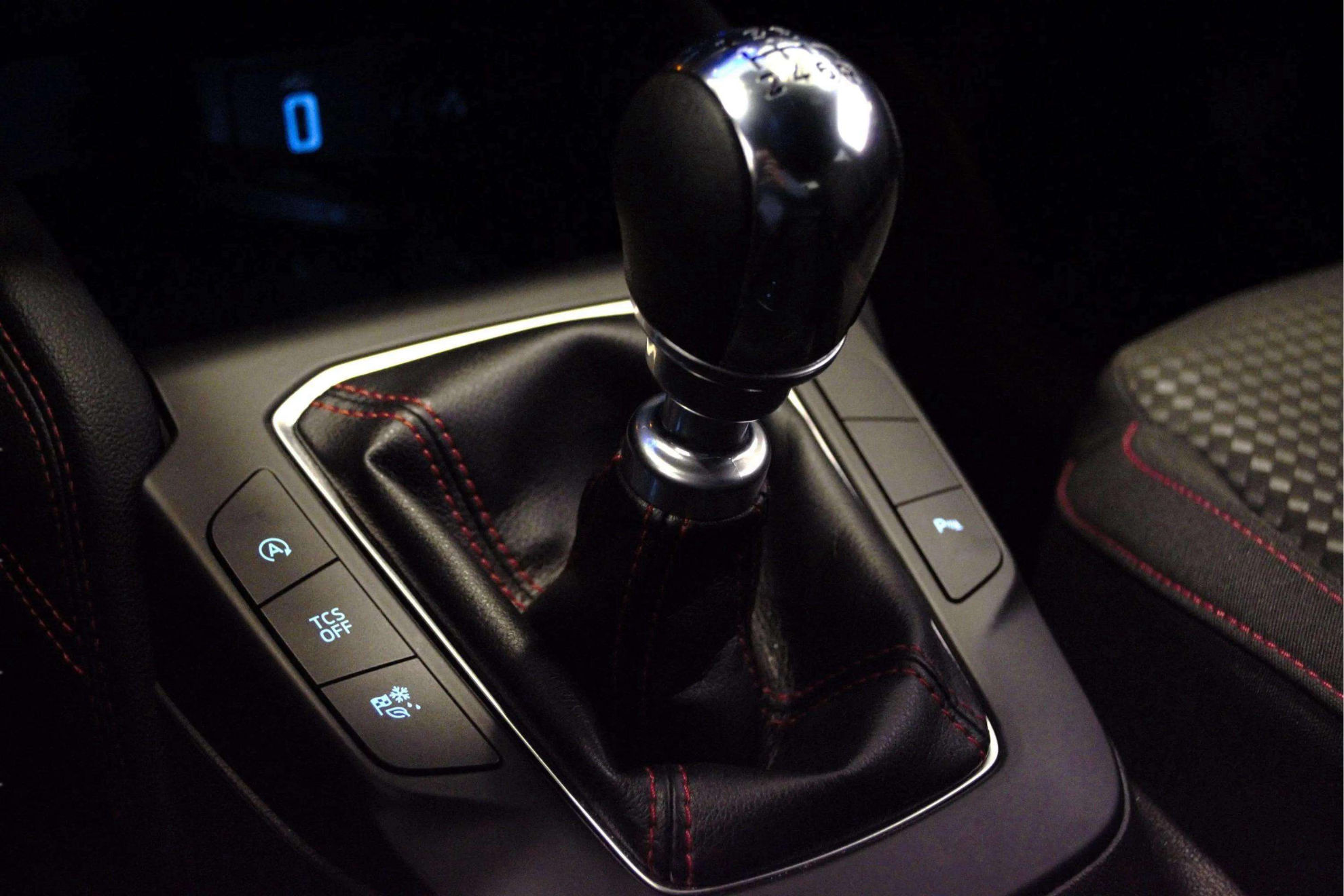 Ford Focus 1.0 EcoBoost ST-Line - foto 28