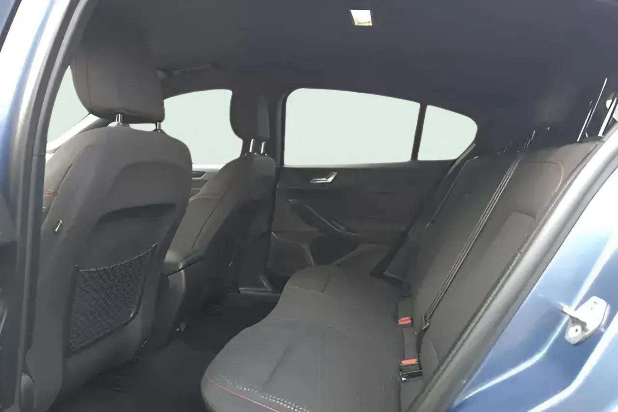Ford Focus 1.0 EcoBoost ST-Line - foto 10