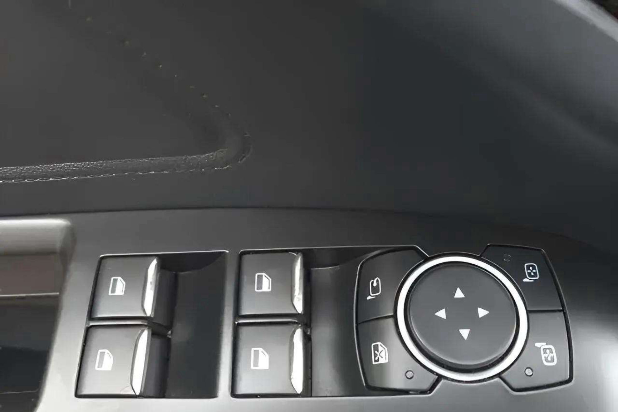 Ford Focus 1.0 EcoBoost ST-Line - foto 22