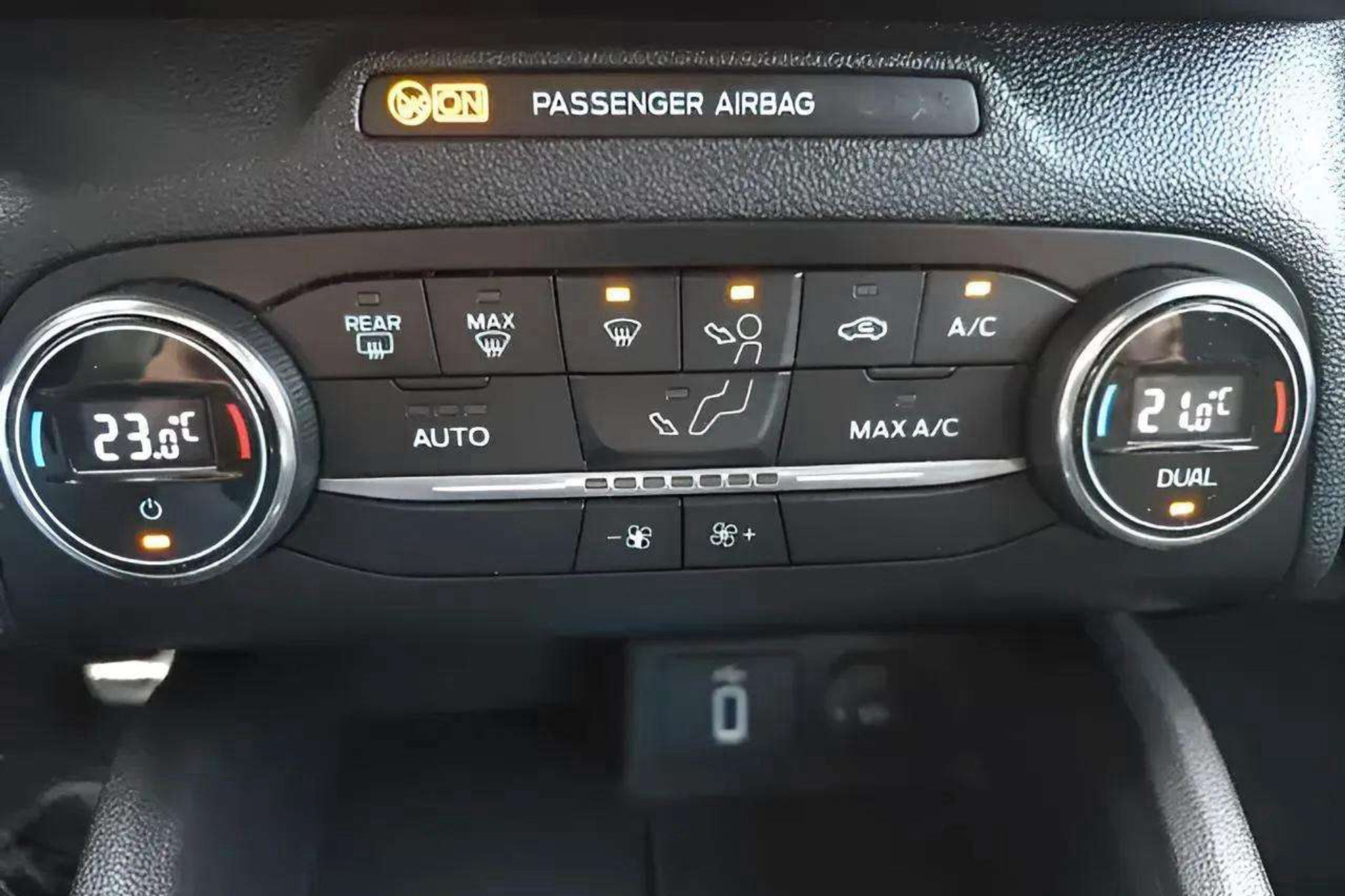 Ford Focus 1.0 EcoBoost ST-Line - foto 21