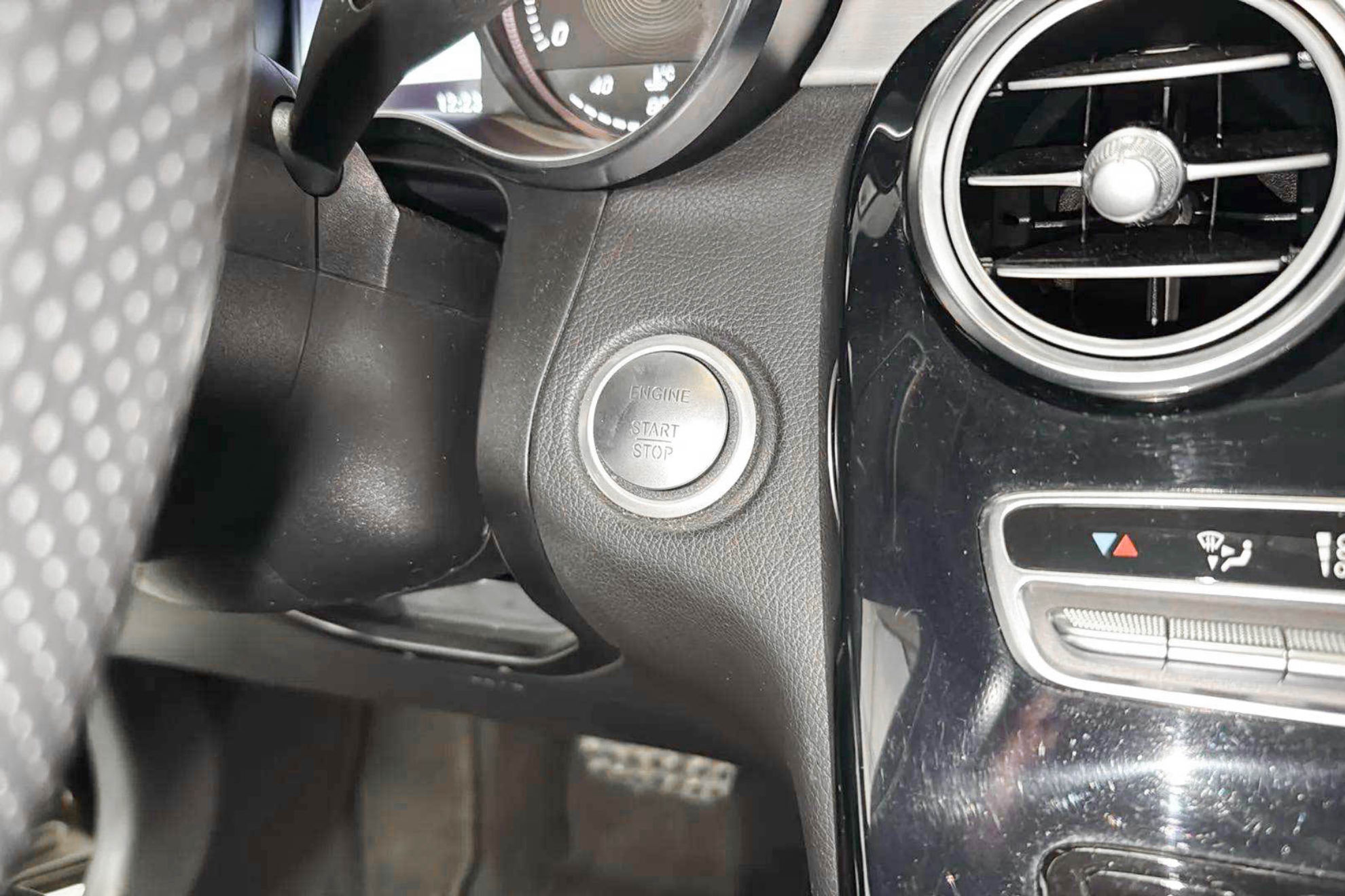 Mercedes-Benz GLC 250 d 4MATIC - foto 29