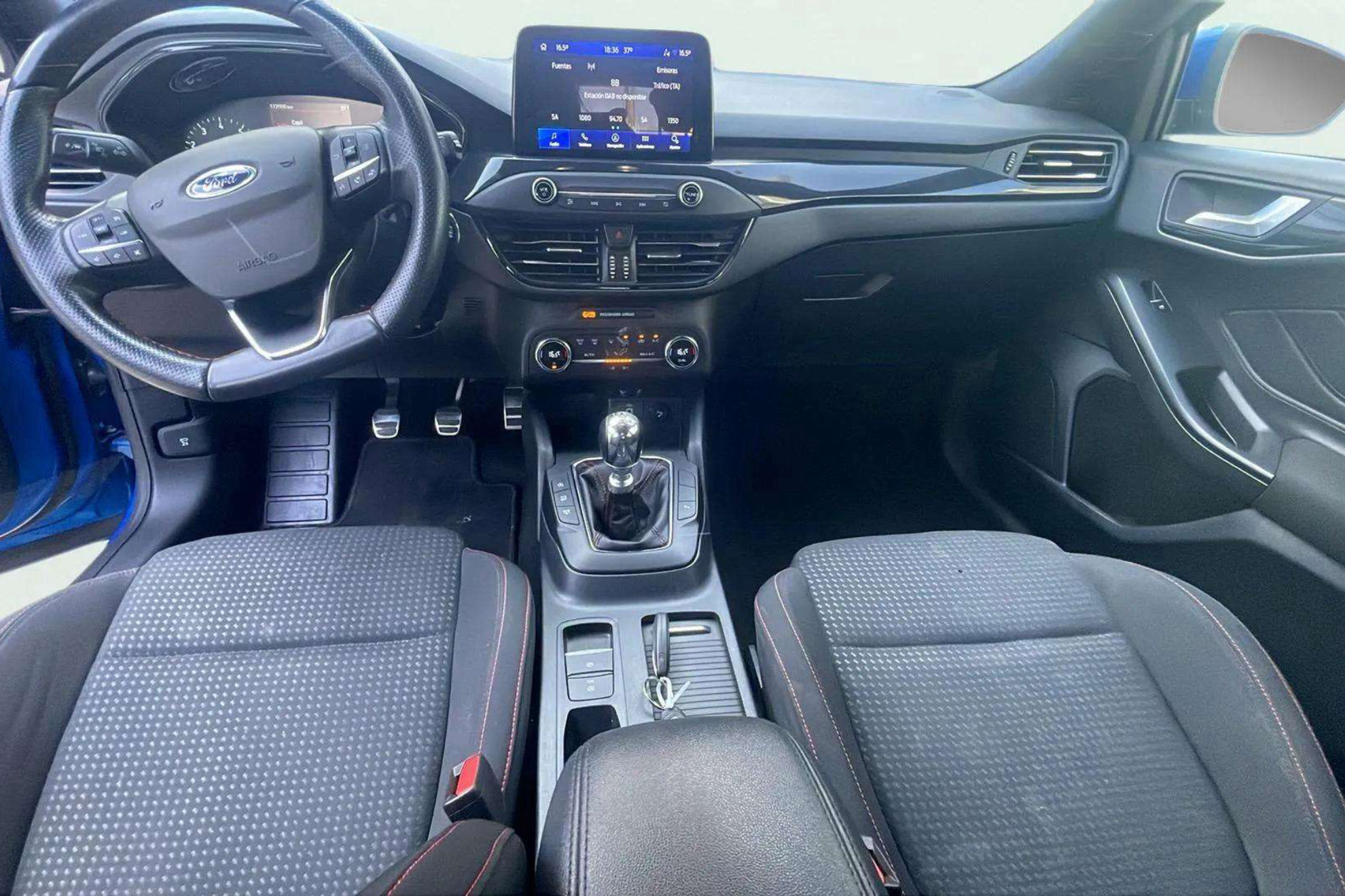 Ford Focus 1.0 EcoBoost MHEV ST-Line - foto 10