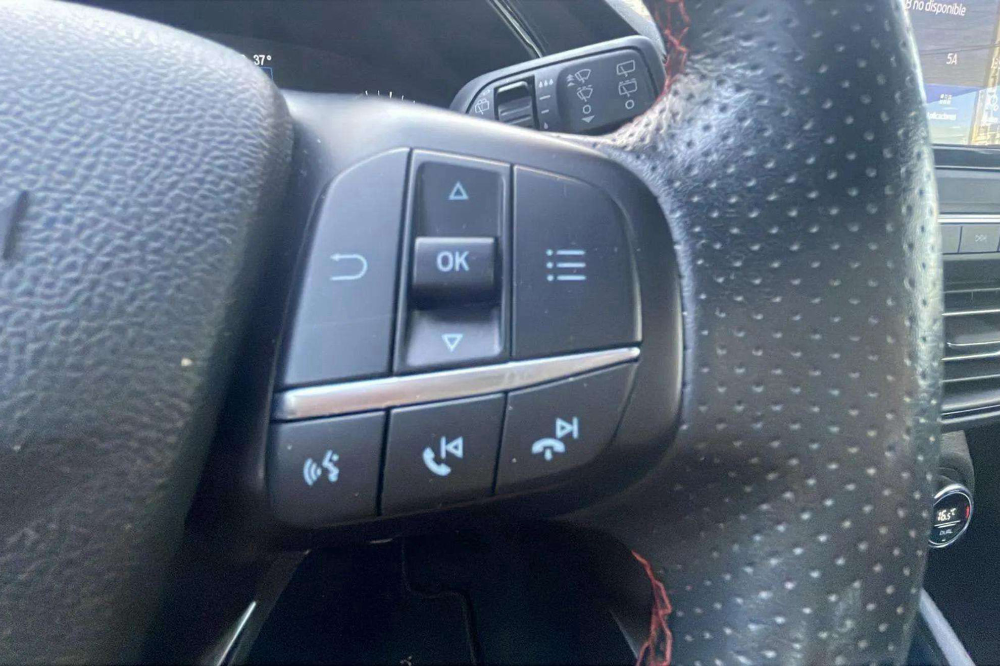 Ford Focus 1.0 EcoBoost MHEV ST-Line - foto 15