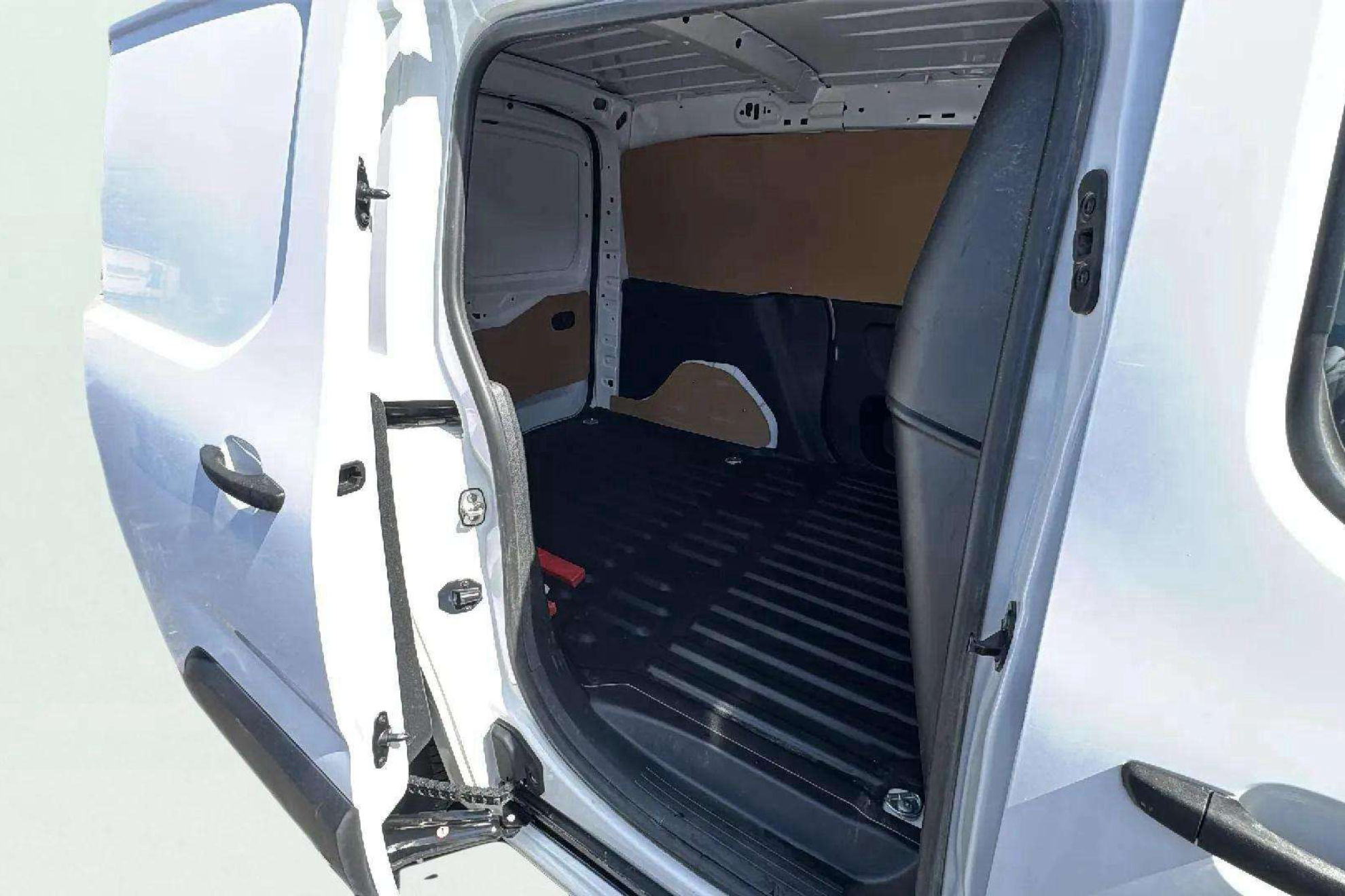 Peugeot Partner Premium Standard 600kg BlueHDi - foto 9