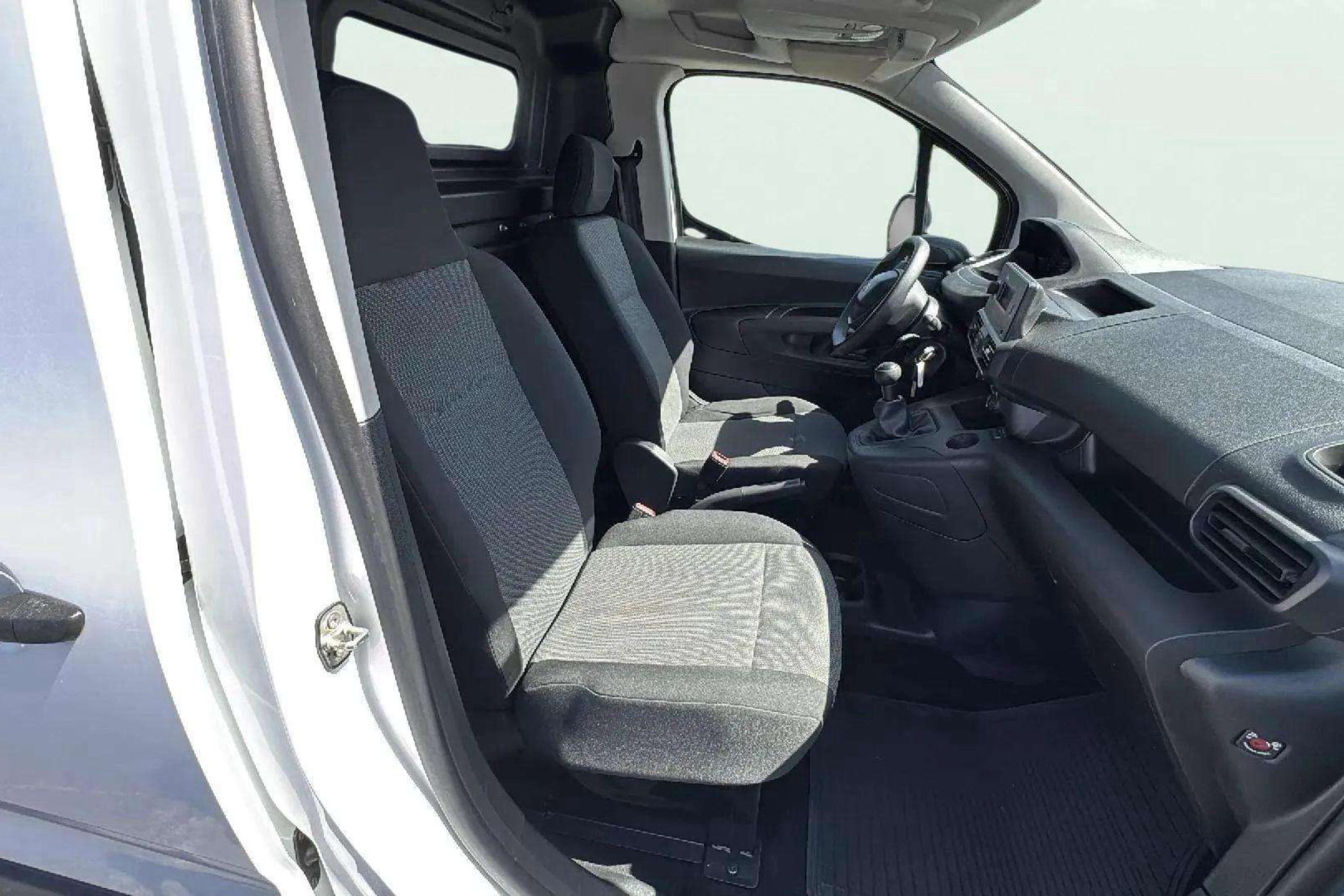 Peugeot Partner Premium Standard 600kg BlueHDi - foto 15