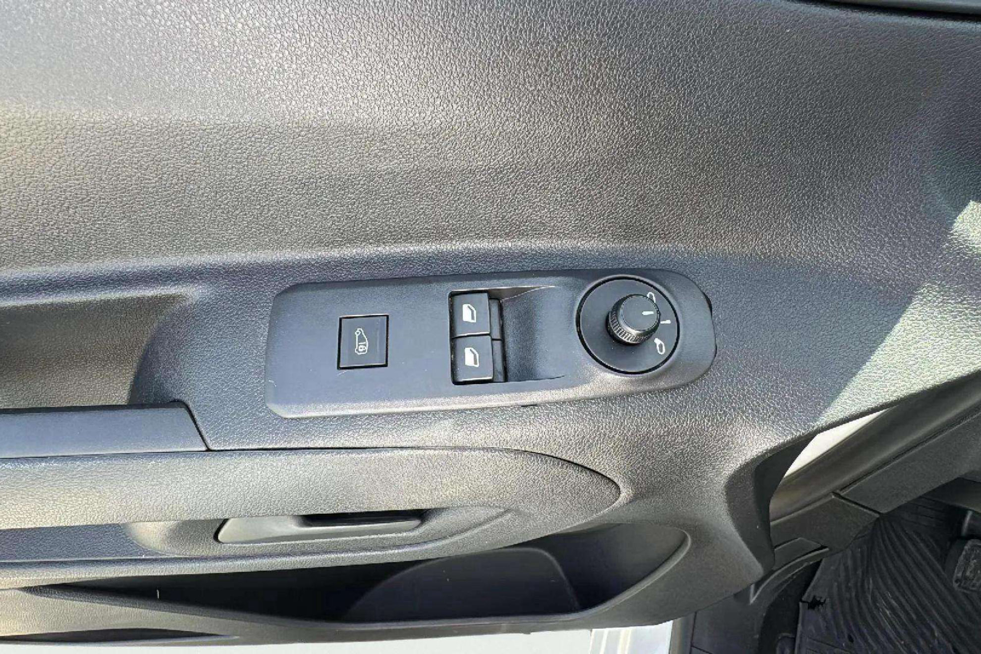 Peugeot Partner Premium Standard 600kg BlueHDi - foto 17