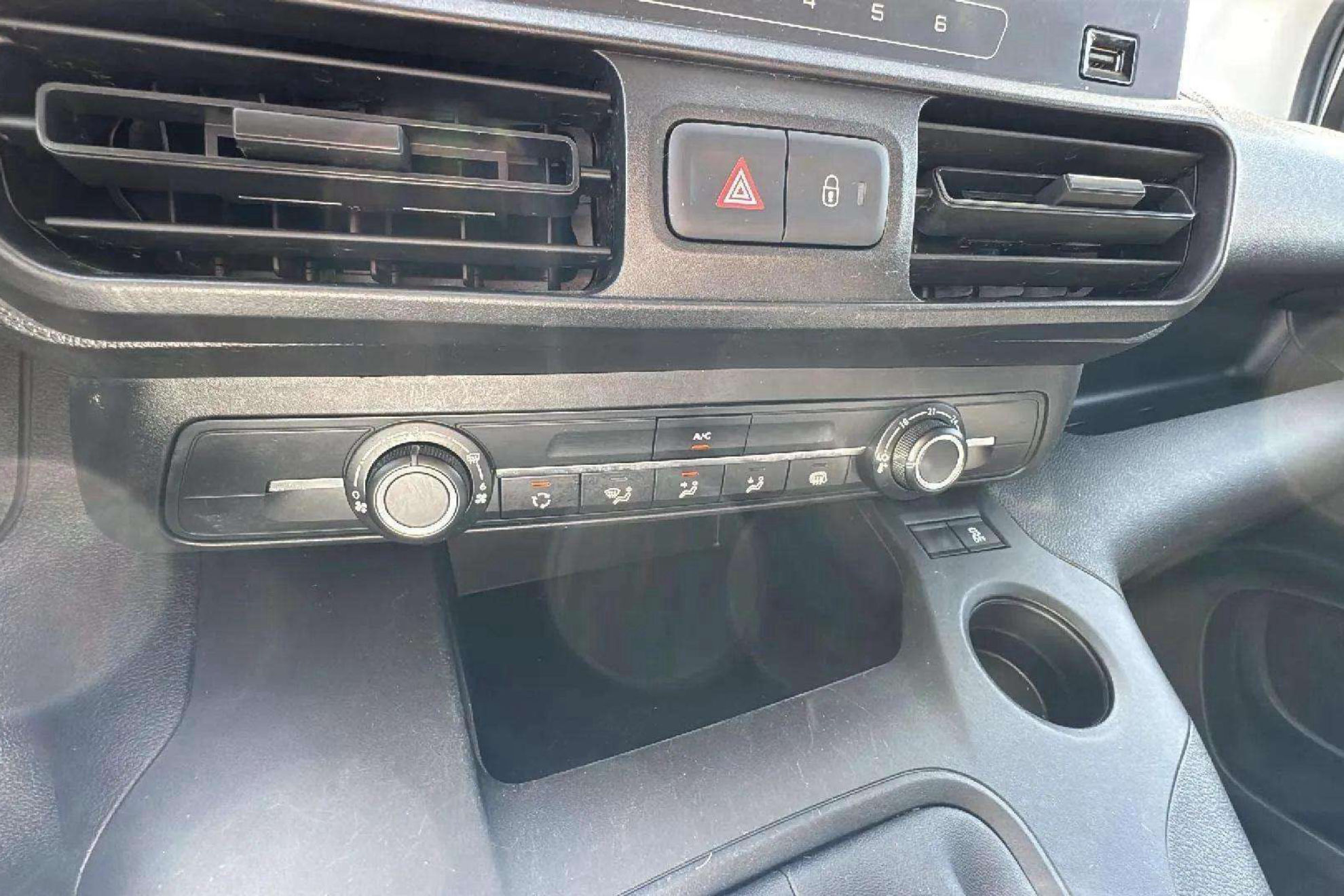 Peugeot Partner Premium Standard 600kg BlueHDi - foto 21
