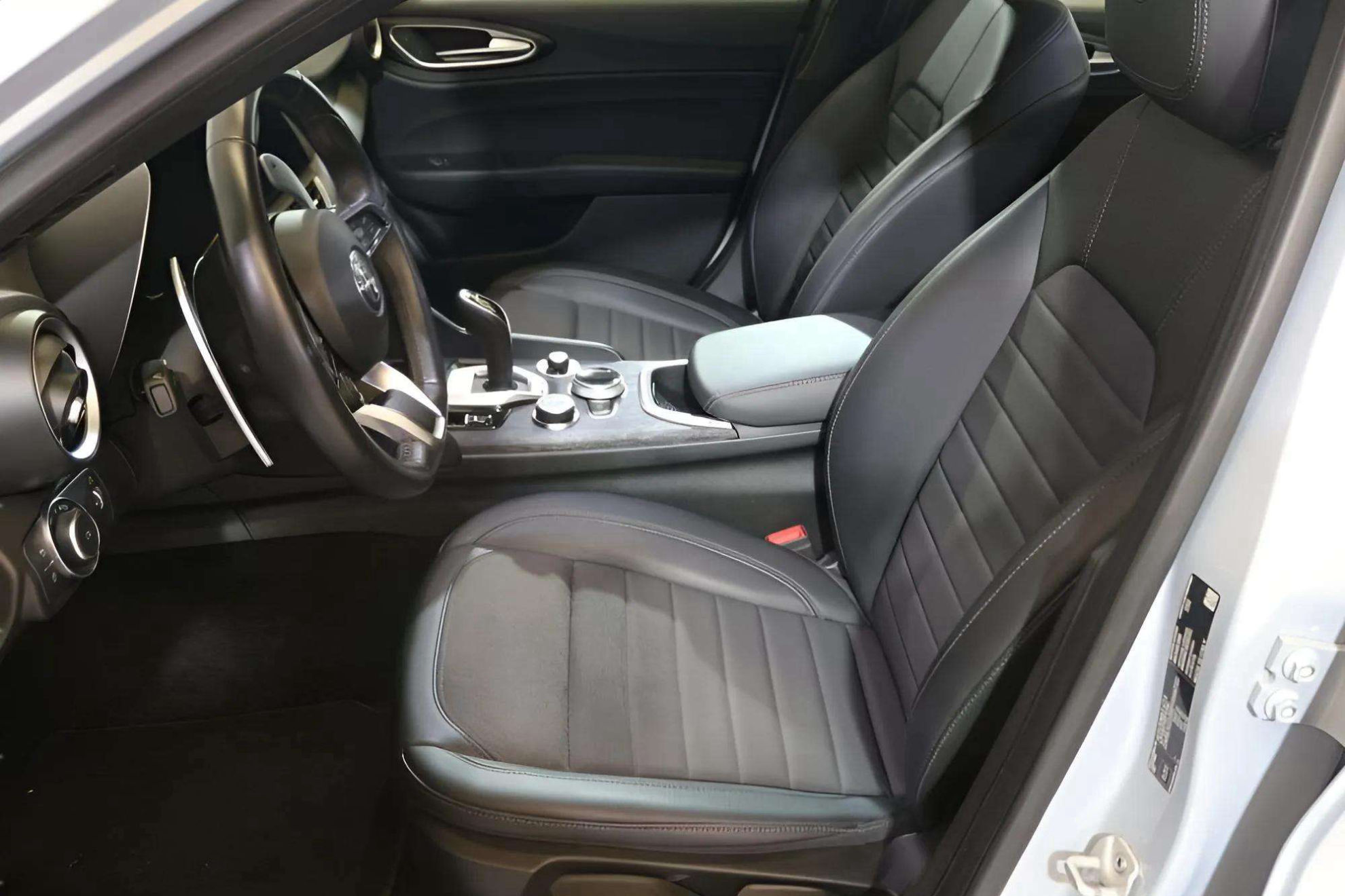 Alfa Romeo Giulia 2.2 Diesel Sprint RWD - foto 10