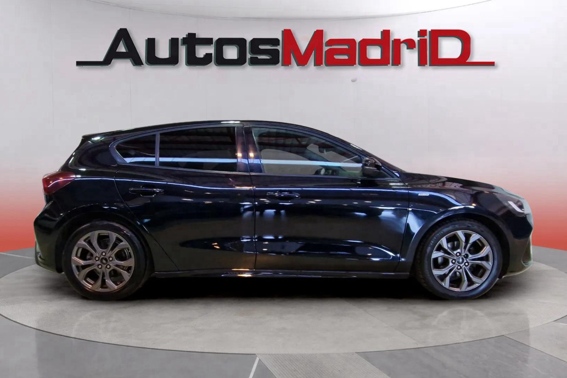Ford Focus 1.0 EcoBoost MHEV ST-Line - foto 9