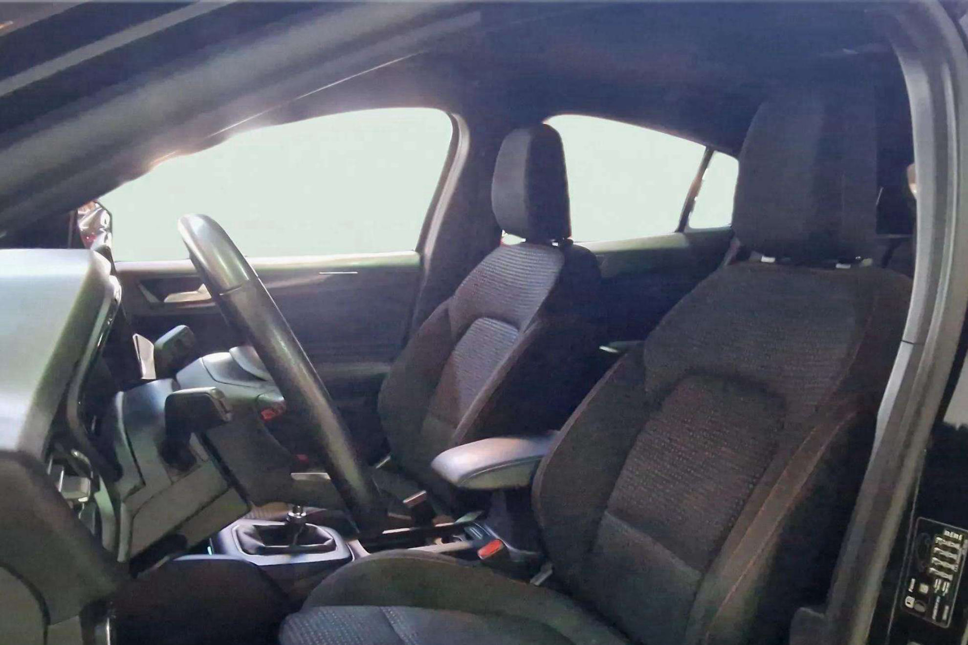 Ford Focus 1.0 EcoBoost MHEV ST-Line - foto 14